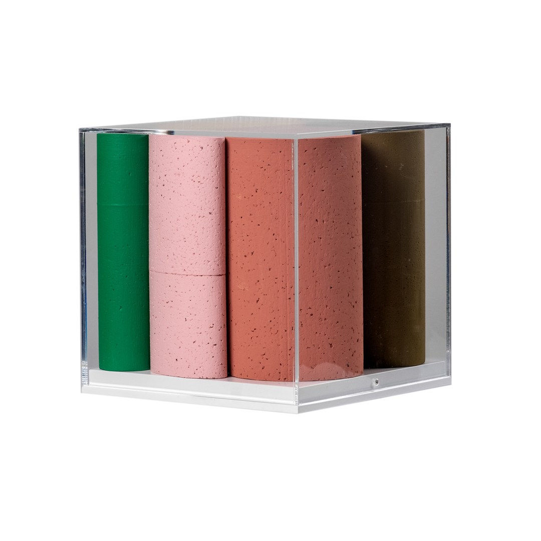 Sophie Smallhorn, Held forms, 2024