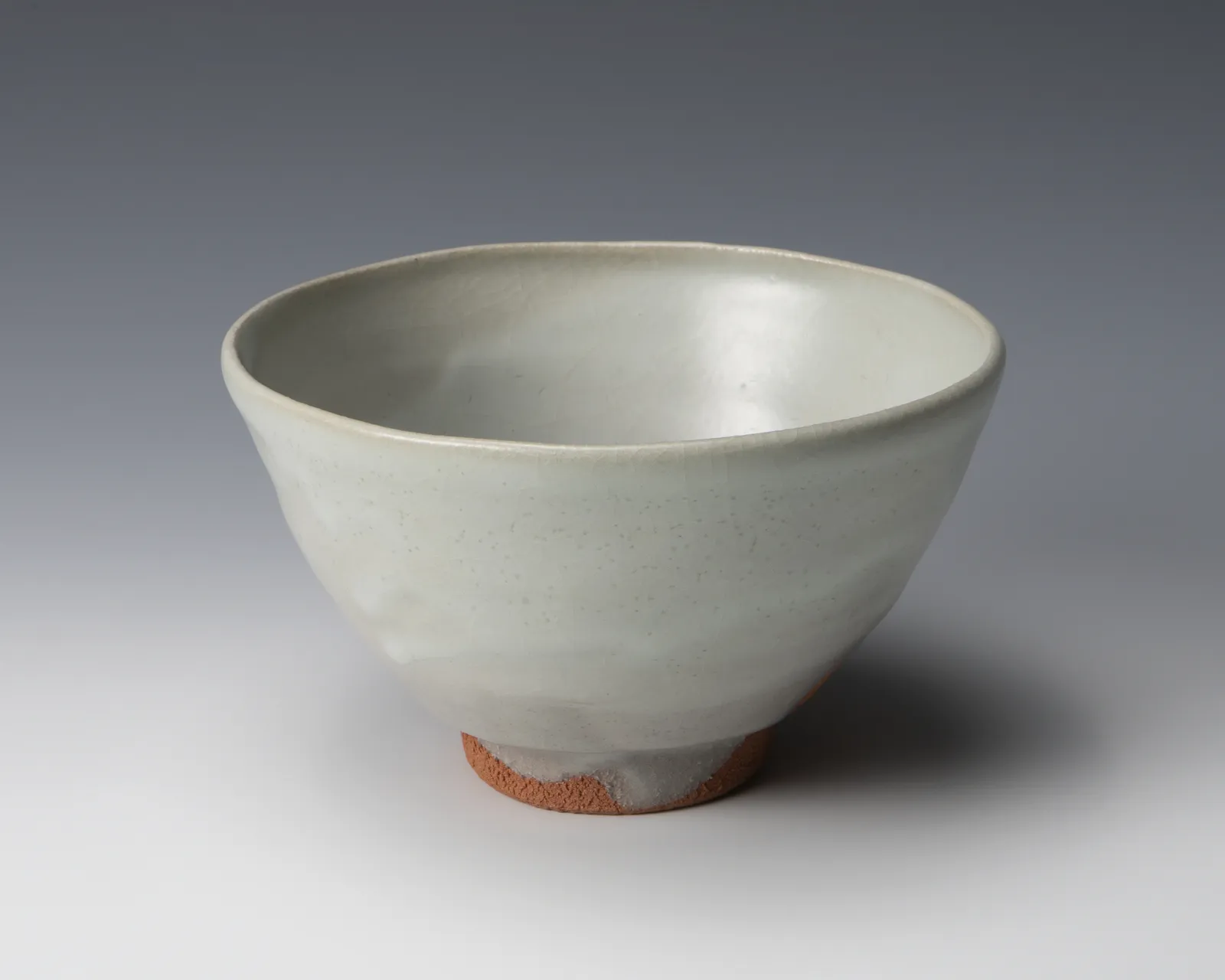 Shimizu Uichi 清水 卯一, Tea bowl with Hōrai ash glaze