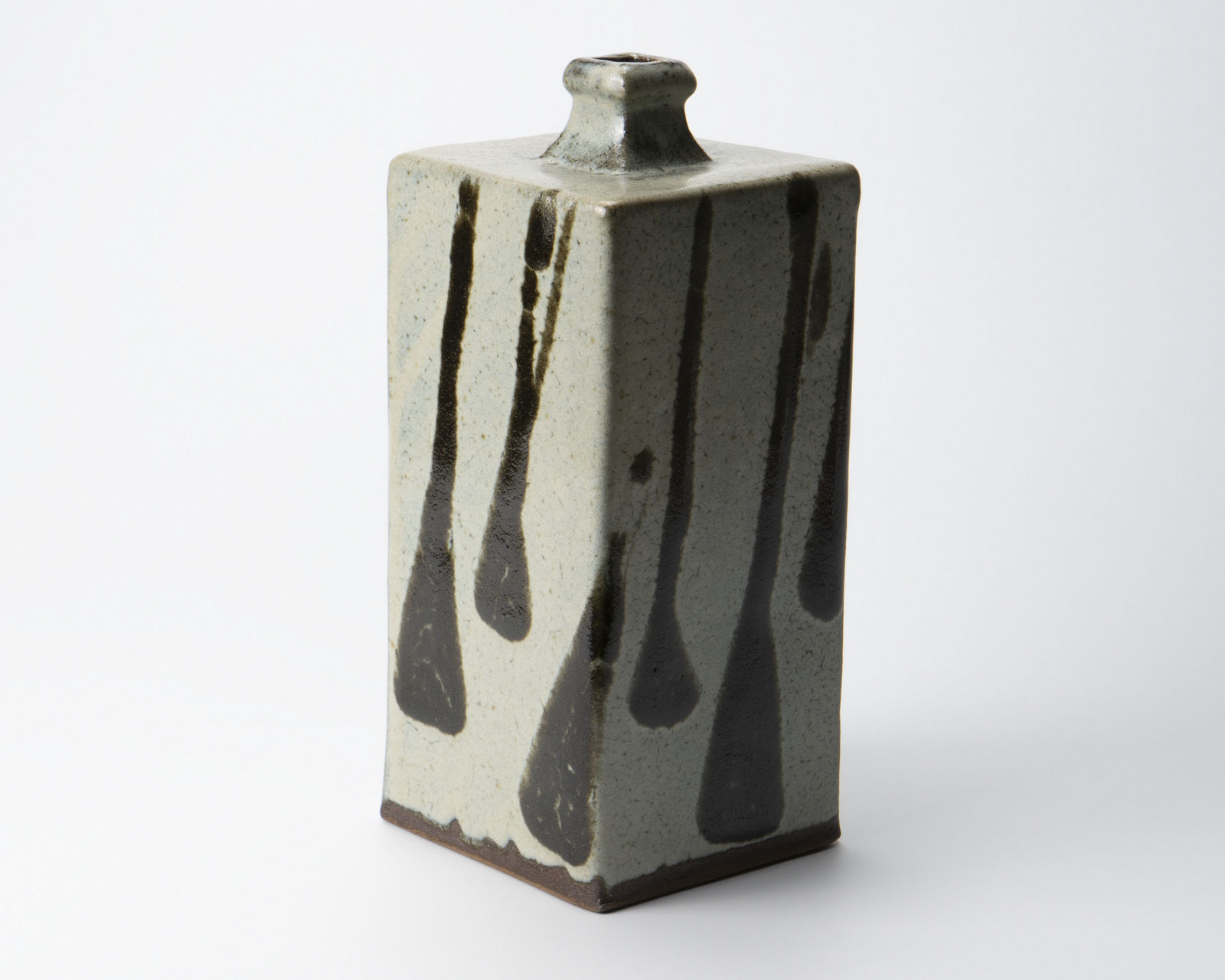 Hamada Shoji 濱田庄司, White-glazed square bottle with black drip