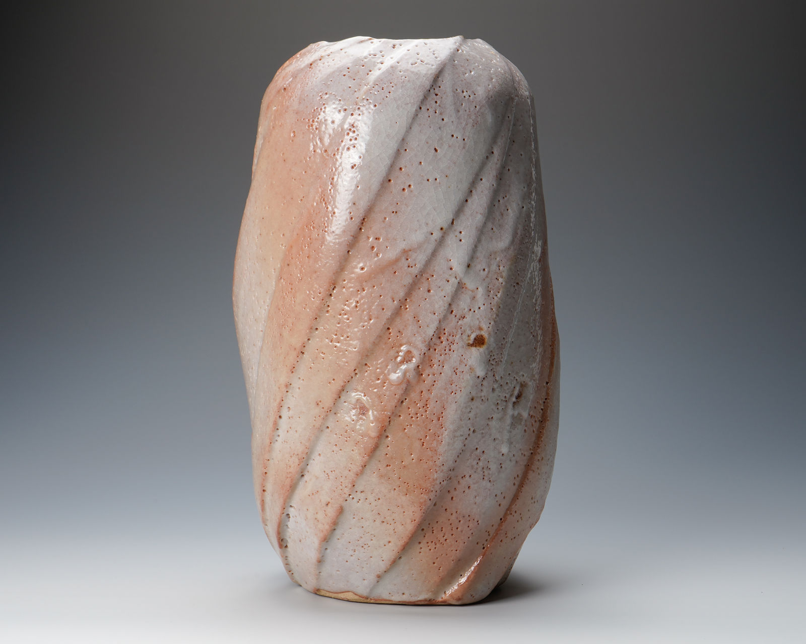 KATO Yasukage XIV 十四代加藤康景, Shino flower jar