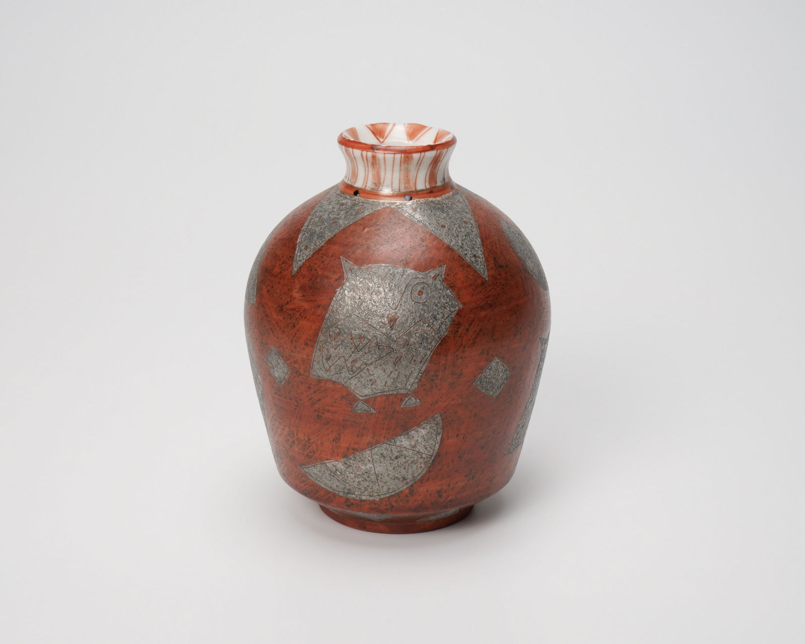 Maeda Masahiro 前田正博, Sake bottle with polychrome enamel (Iro-e) glaze and owl design, Set of 3