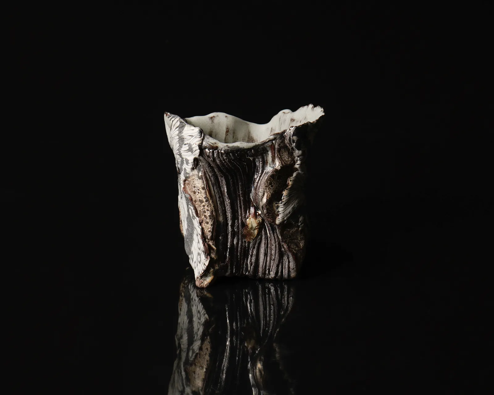 Shingu Sayaka 新宮さやか, No. 15 "Calyx" sake cup 萼容 坏, 2024