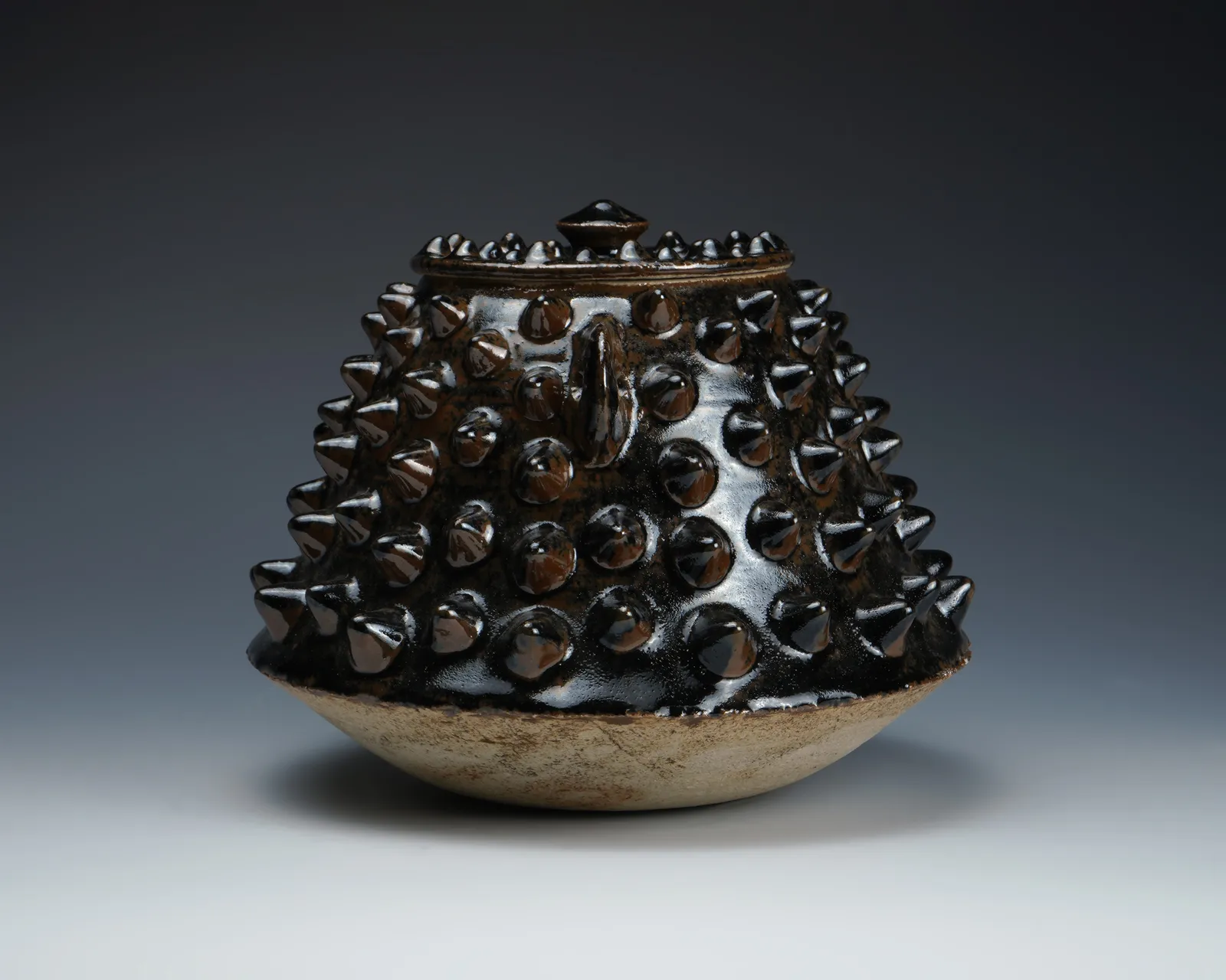 Kawai Takeichi 河井 武一, Black jujube-shaped water jar