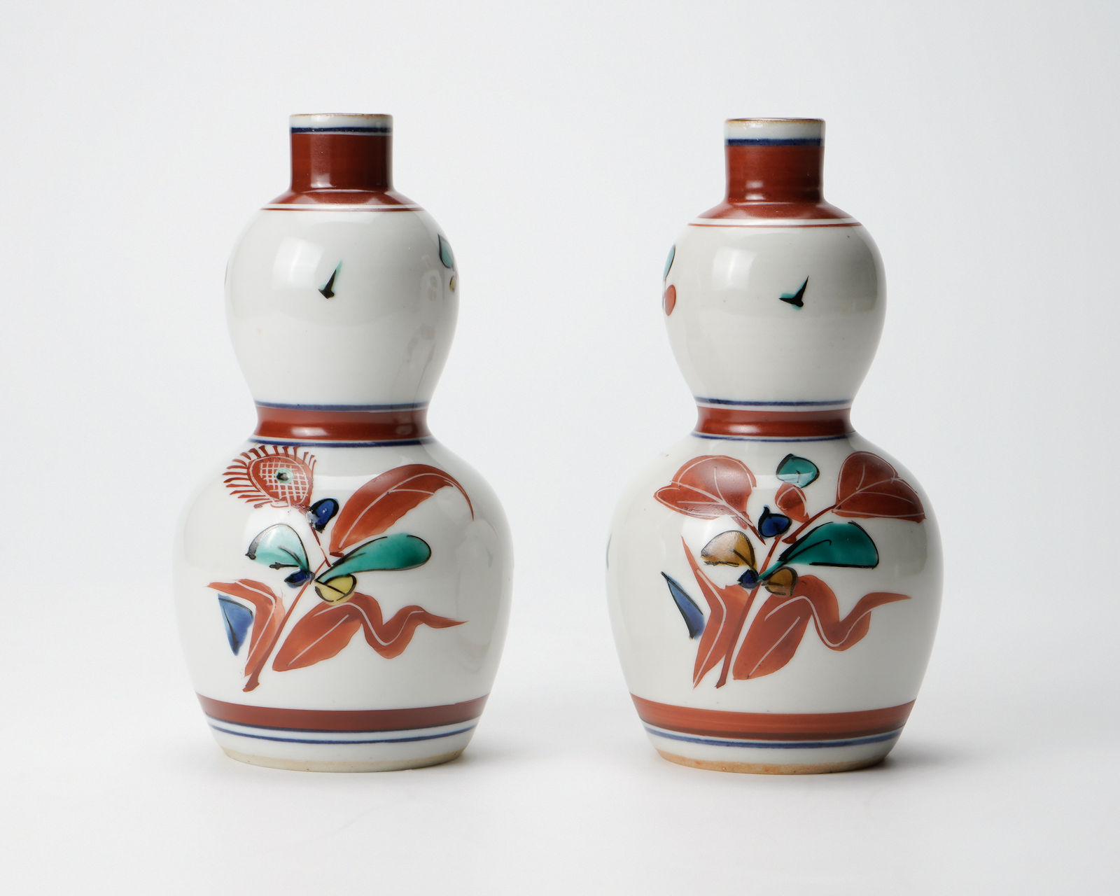 Kitade Tōjirō 北出塔次郎, Pair of aka-e Kutani gourd-shaped sake bottles
