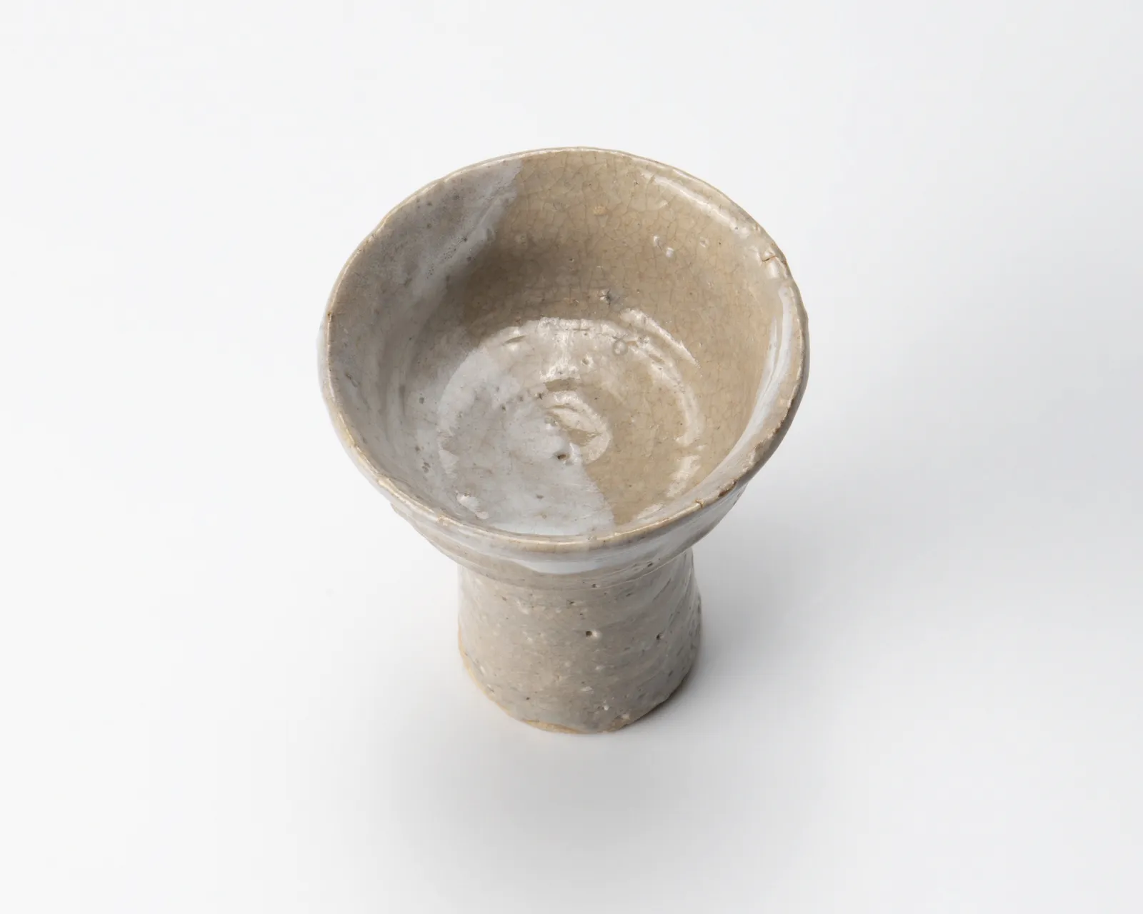 Miwa Kyuwa X (Kyusetsu) 十代 三輪休和(休雪), Hagi mounted sake cup