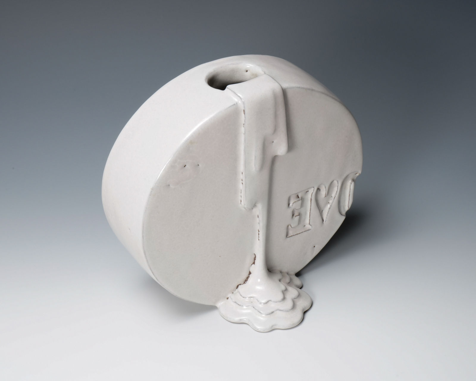 Miwa Ryosaku 三輪龍作, Hagi White Glazed Sculpture "LOVE"