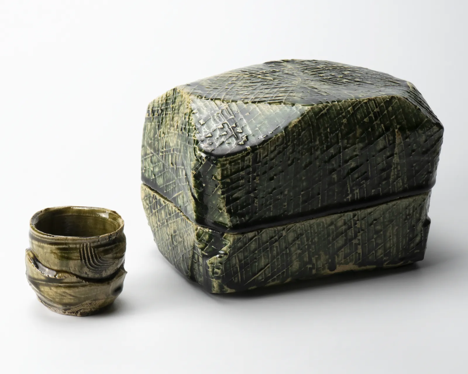 Suzuki Goro 鈴木五郎, Oribe covered box, 1994