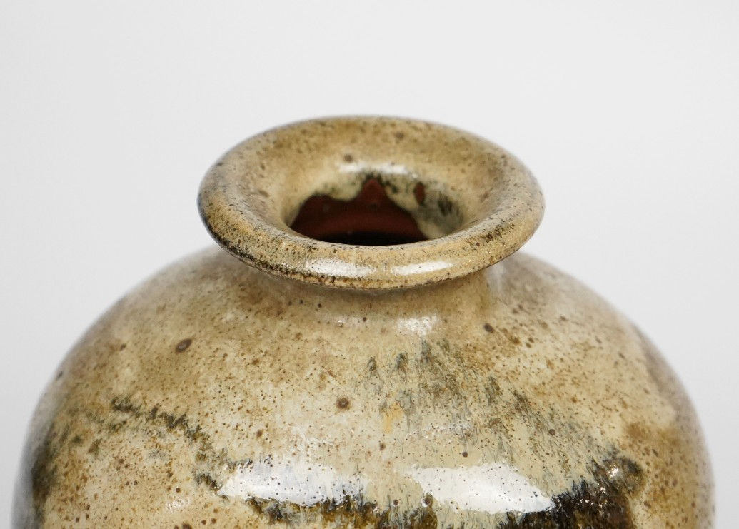 Murata Gen 村田 元, Jar, Black Slip Over Rice Husk Glaze 糠釉黒文扁壺