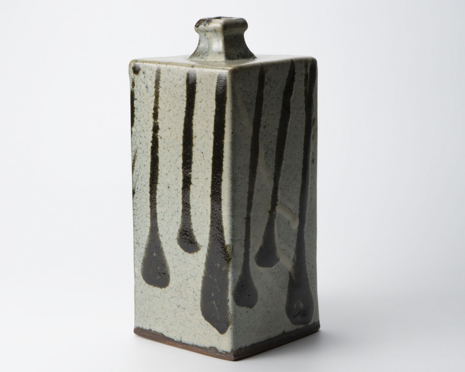 Hamada Shoji 濱田庄司, White-glazed square bottle with black drip