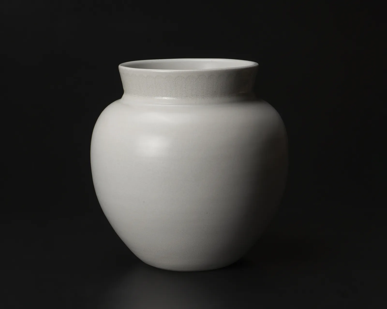 Miyanohara Ken 宮之原 謙, Jar, 白磁壺, circa 1960s–1970s