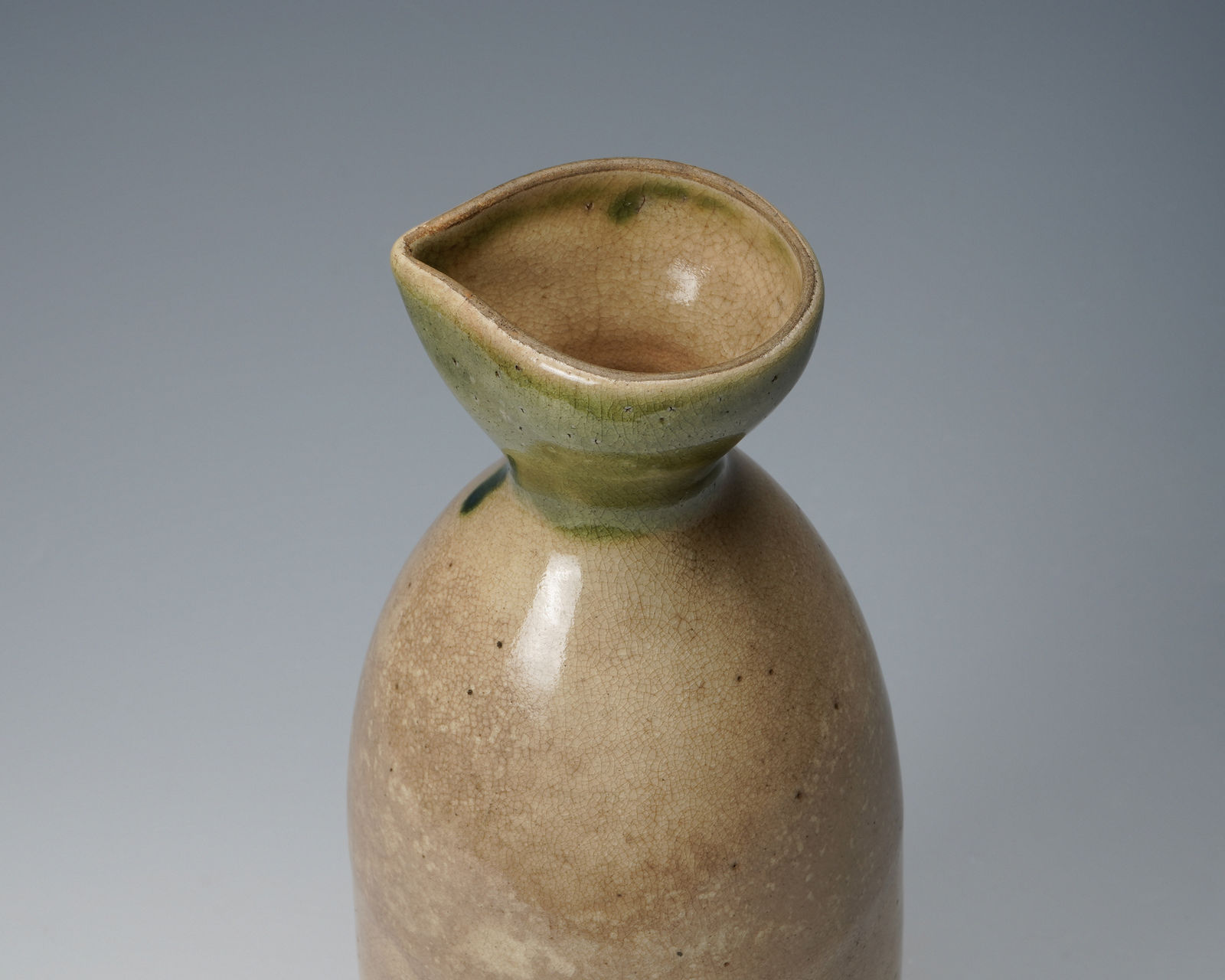 Large sake bottle showing a motif of dancing figure drawing 瀬戸大徳利 鉄絵踊人物図, Late Edo period 江戸時代後期 19世紀