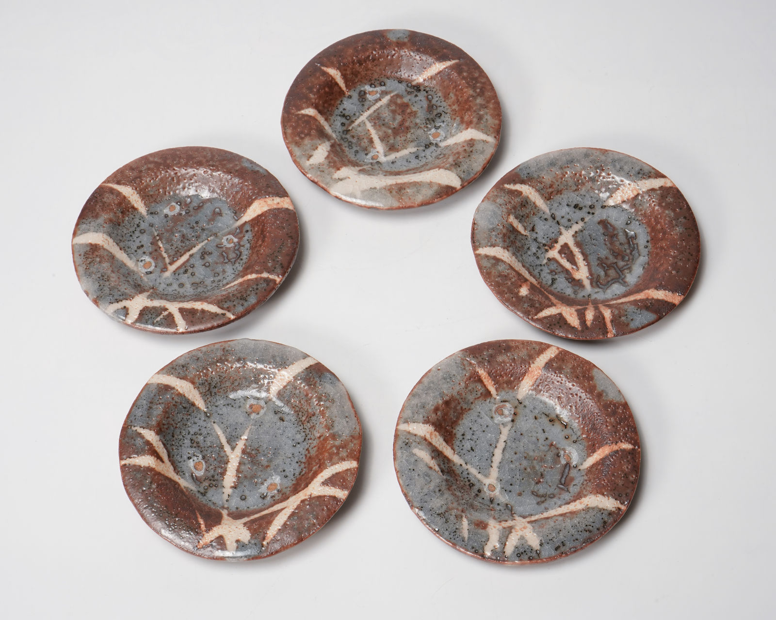 Wakao Toshisada 若尾利貞, Nezumi (Gray) Shino Plates 鼠志野 豆皿, 1980's