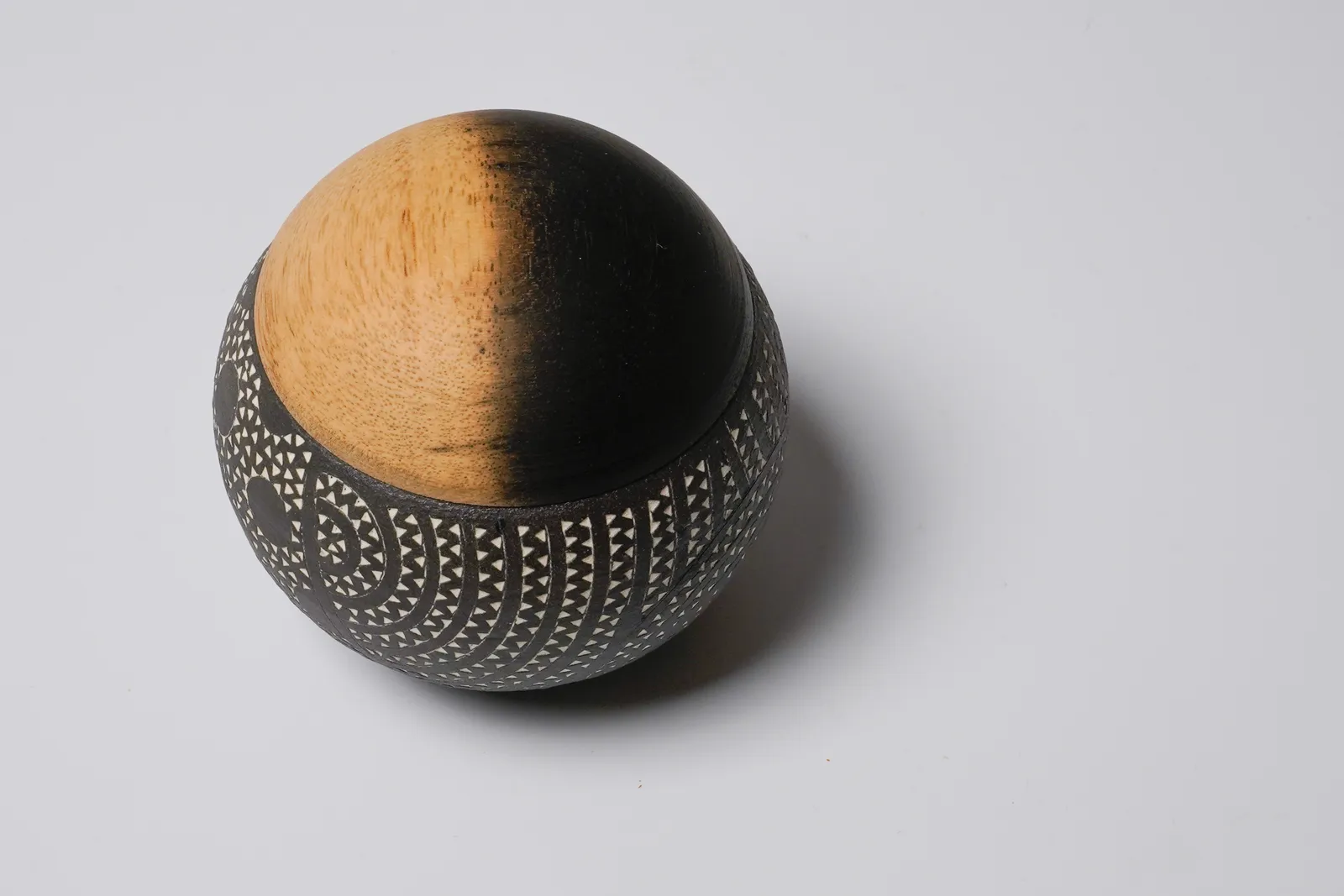 Kitamura Junko 北村純子, Small Container with Natural Persimmon Wood LidNo.4 盒子