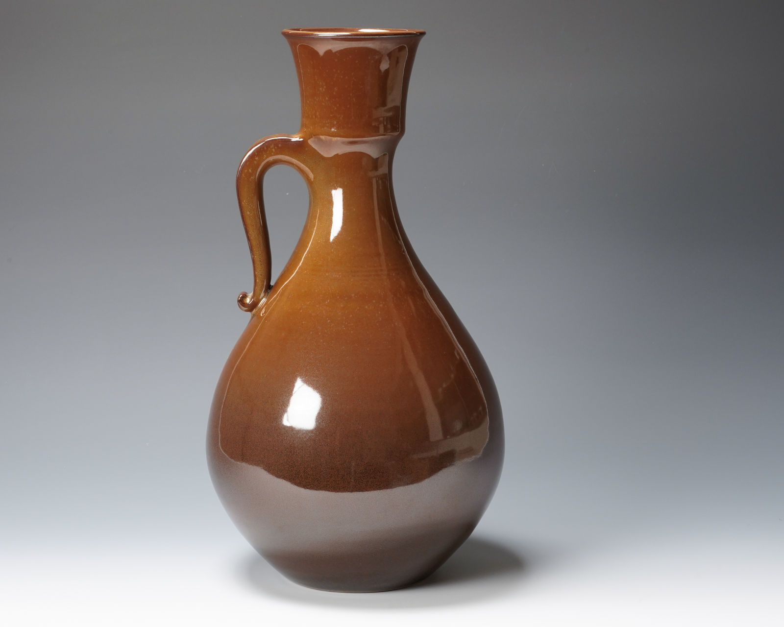 Miyanohara Ken 宮之原 謙, Tall Jar with Red Tenmoku Glaze 天目朱釉 壺, 1968