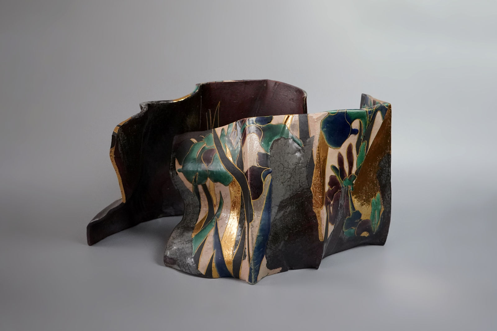 Nakamura Takuo 中村 卓夫, Vessel, not a vessel 器になるコトをやめたうつわ, 2015