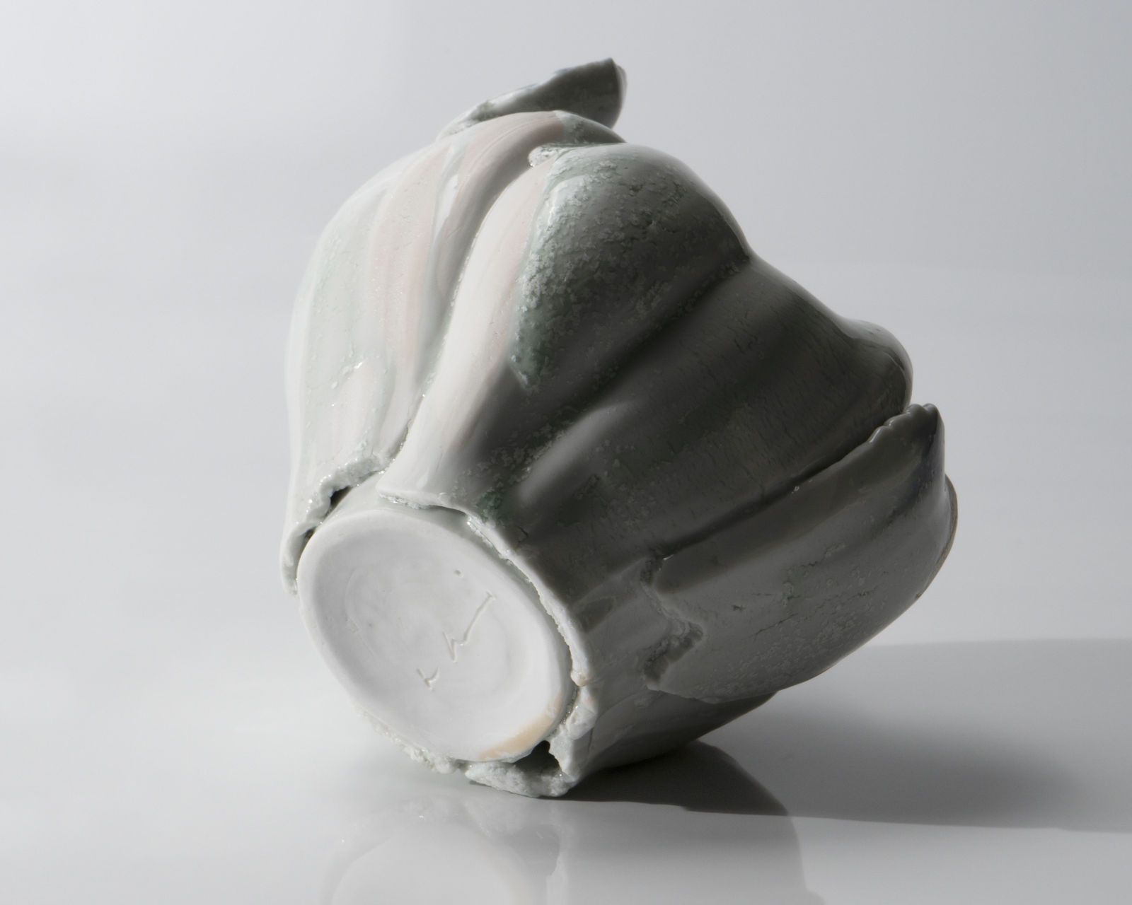 Kato Mami 加藤真美, Small flower vase, 2025