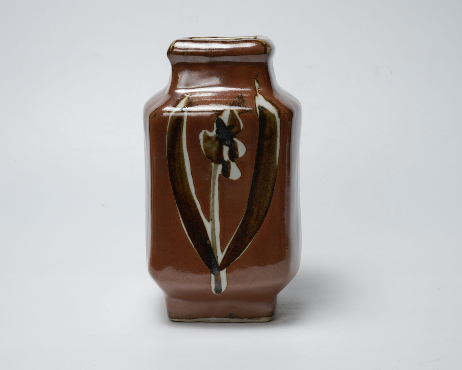 KIMURA Ichirō 木村一郎, Square jar with persimmon glaze