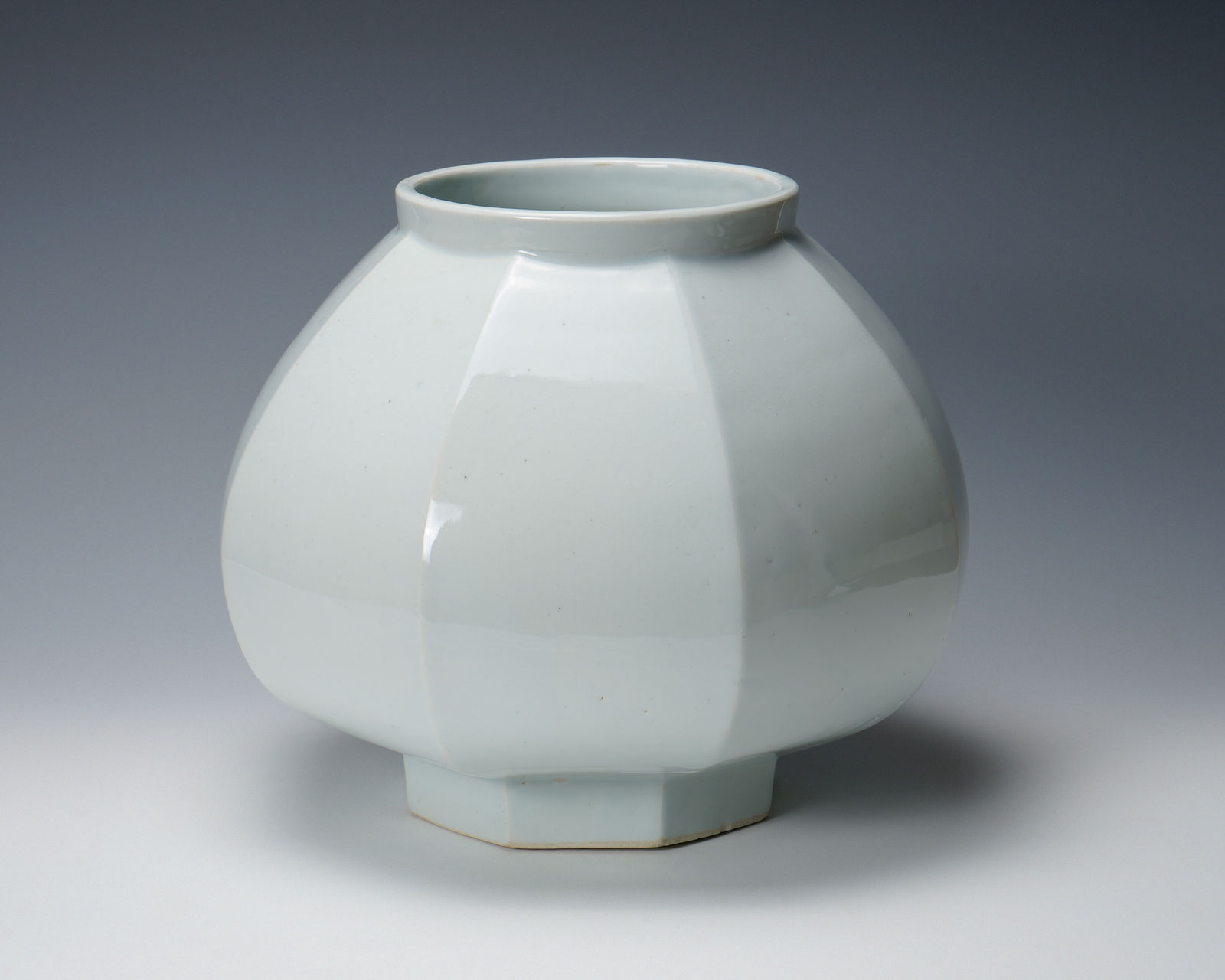 Ahn Dong-Oh 안동오 (An Togo 安東五), Large jar