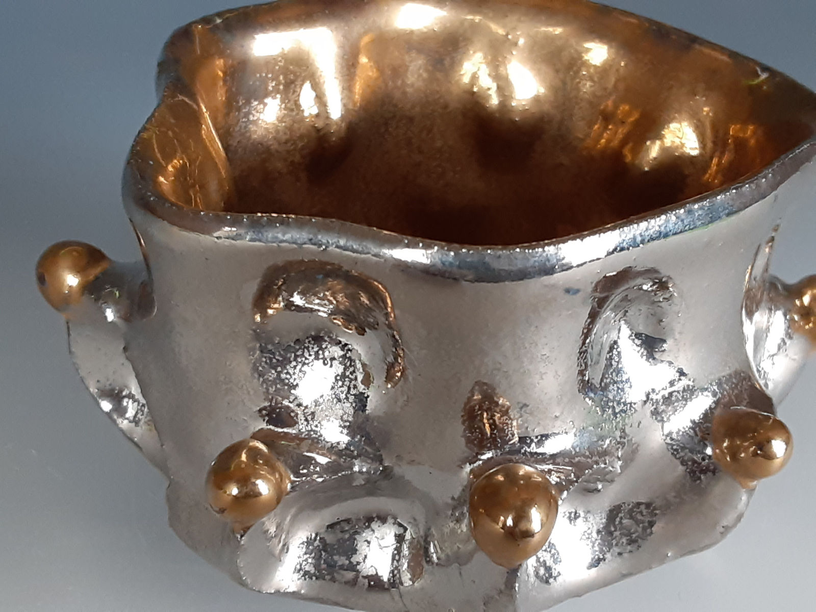 Ishiyama Tetsuya 石山哲也, Gold and Silver Crown Guinomi 金白金隆粒酒盃, 2020