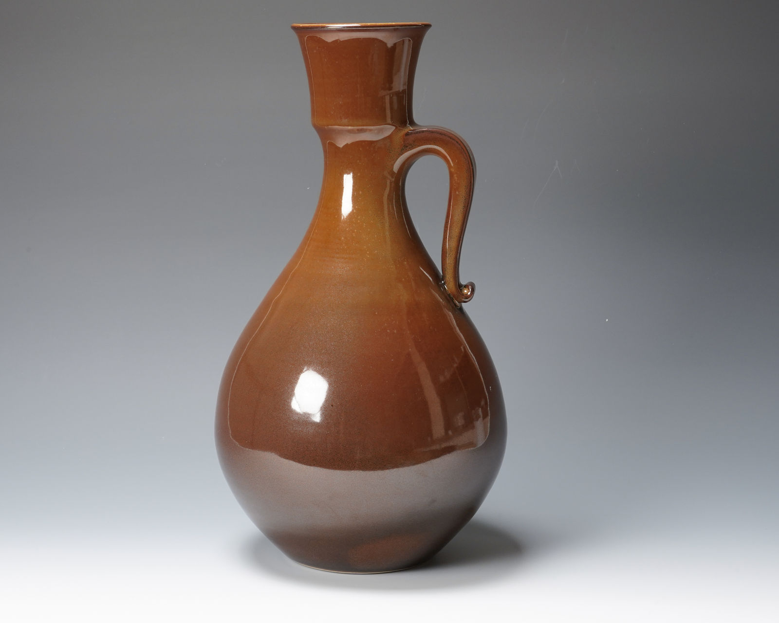Miyanohara Ken 宮之原 謙, Tall Jar with Red Tenmoku Glaze 天目朱釉 壺, 1968