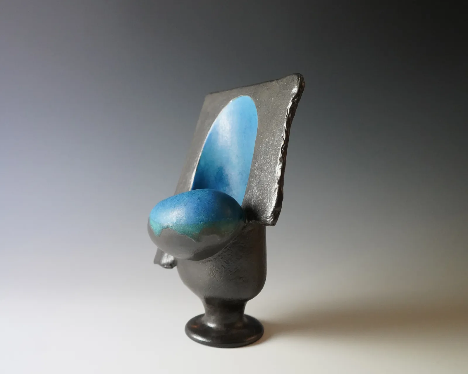 Yanagihara Mutsuo 柳原睦夫, Vessel "where the soul resides" 碧釉壷 “玉の所在”, 2014