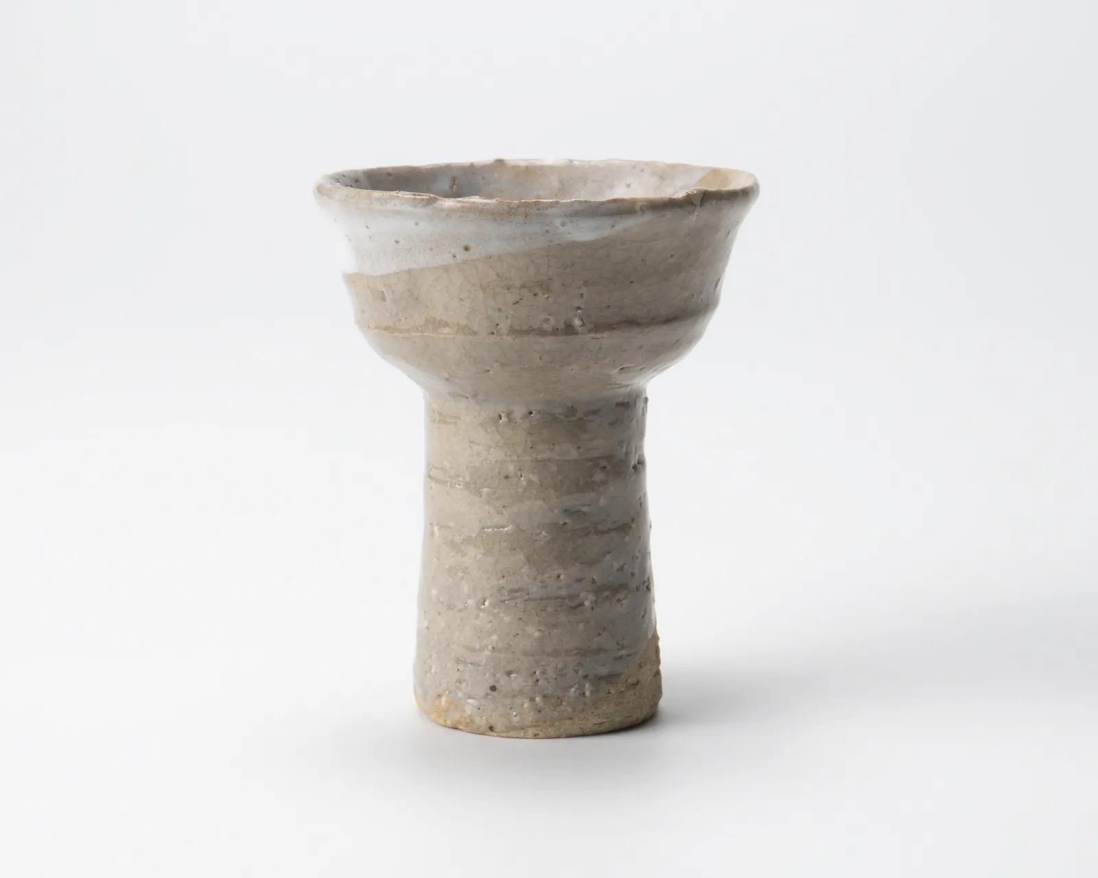 Miwa Kyuwa X (Kyusetsu) 十代 三輪休和(休雪), Hagi mounted sake cup