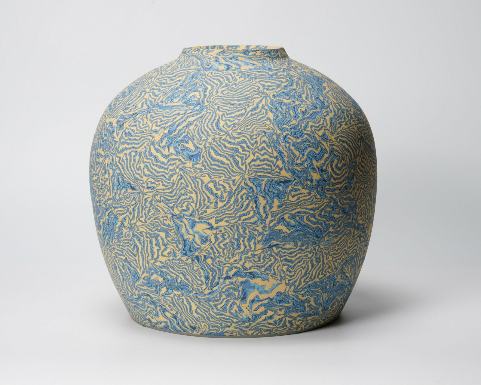 Matsui Kosei 松井康成, Jar with Marble Design 練上風白地壷, 1988