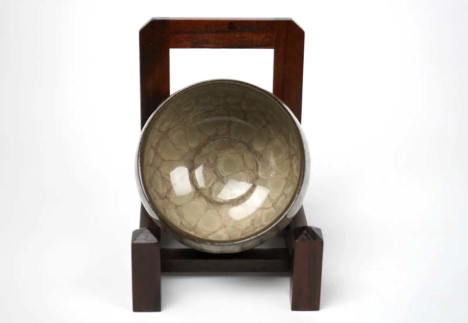 Minegishi Seiko 峯岸勢晃, Beige Colored Teabowl in Cracked Celadon