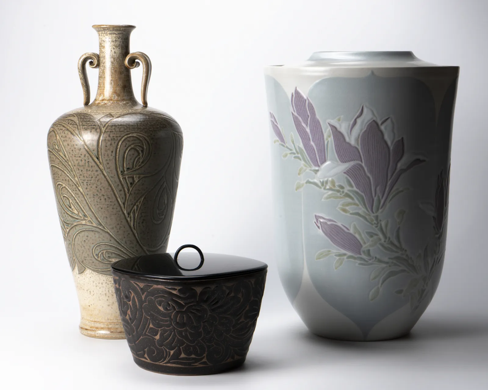 Miyanohara Ken 宮之原 謙, Water Jar with Engraved Peony Patterns, 牡丹文刻釉水指, circa 1965