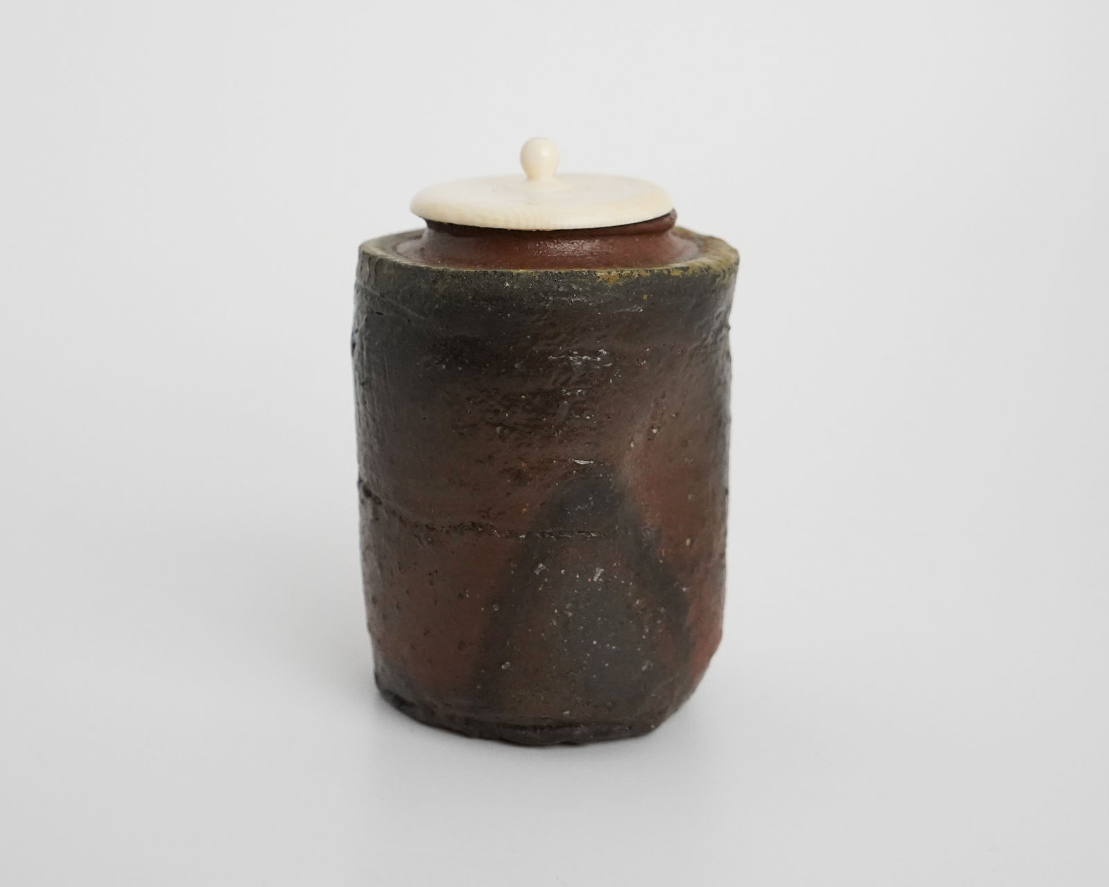 ABE Anjin 安倍安人, Bizen Tea Caddy 備前茶入