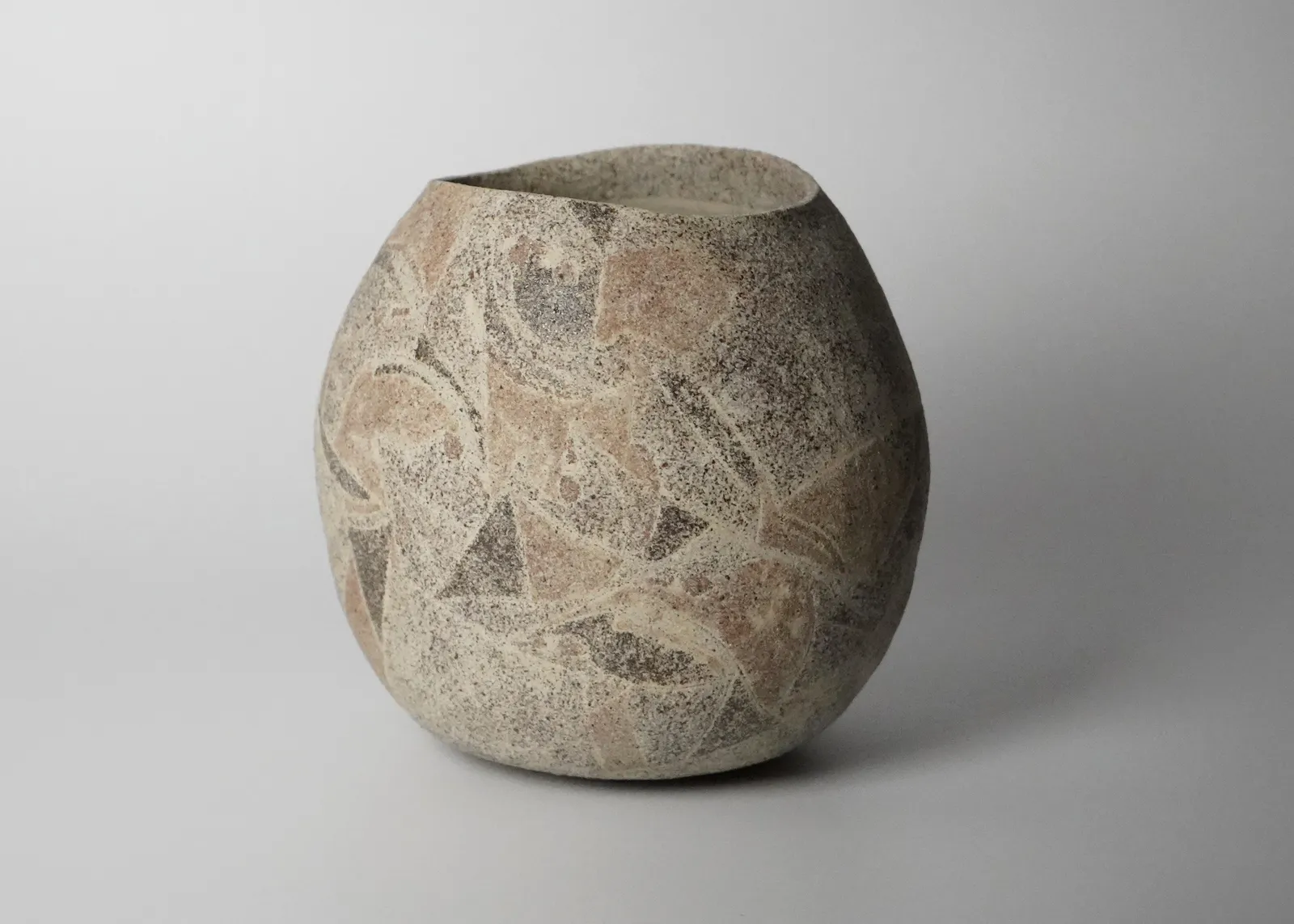 Wada Morihiro 和太守卑良, Sajifu Soumonki Flat Vase 砂瓷風草文 扁壺, 1982-1983