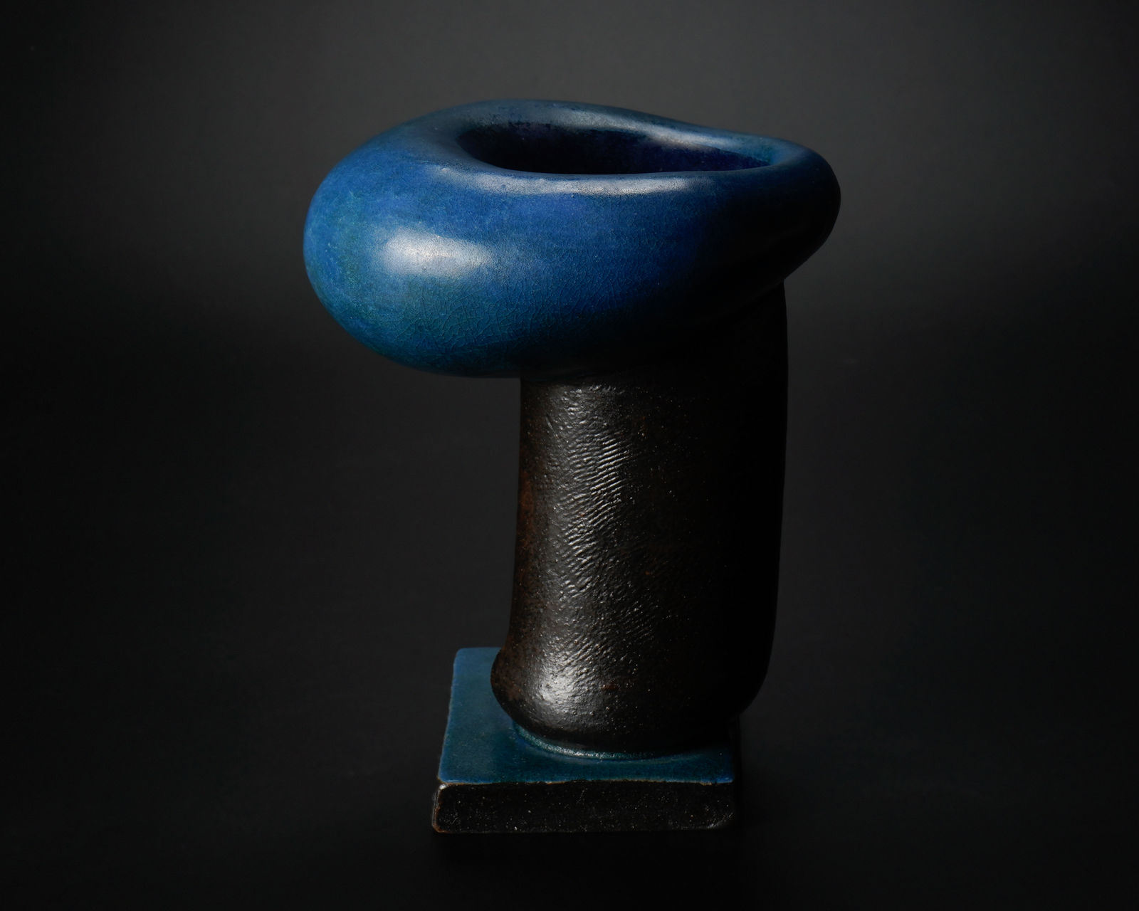 Yanagihara Mutsuo 柳原睦夫, Tubular flower vase with azure glaze 碧釉筒花入, 2014