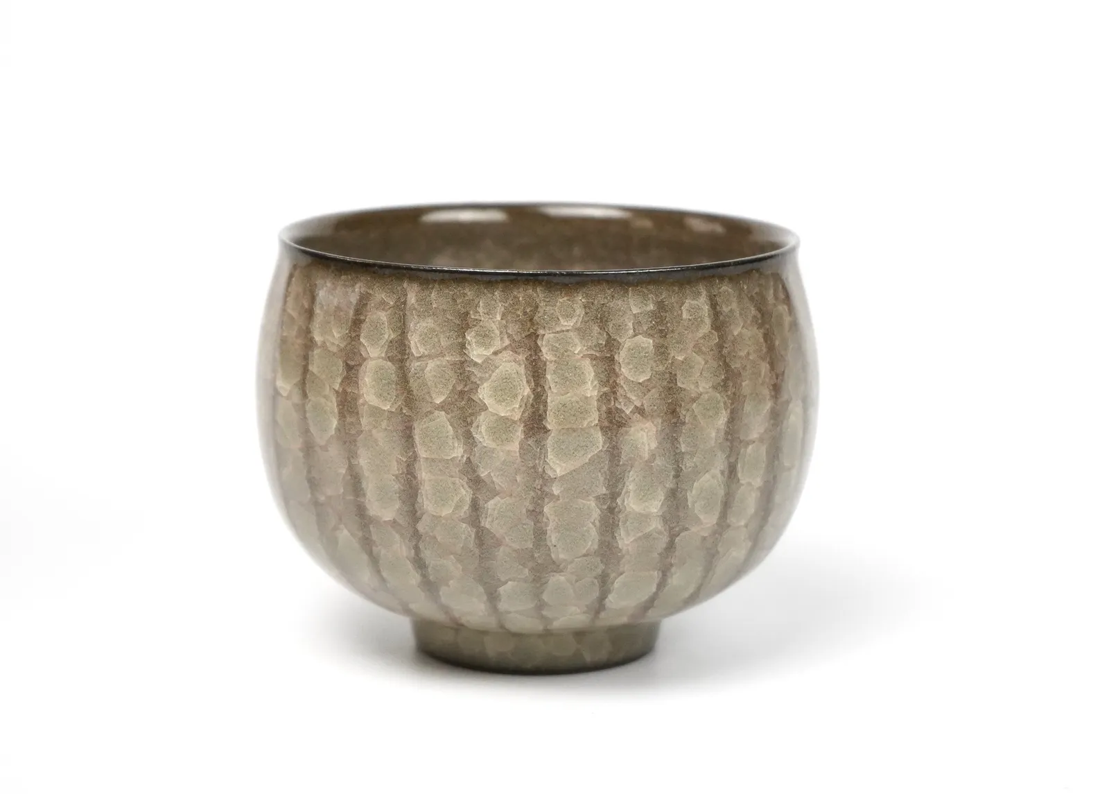 Minegishi Seiko 峯岸勢晃, Beige Colored Teabowl in Cracked Celadon