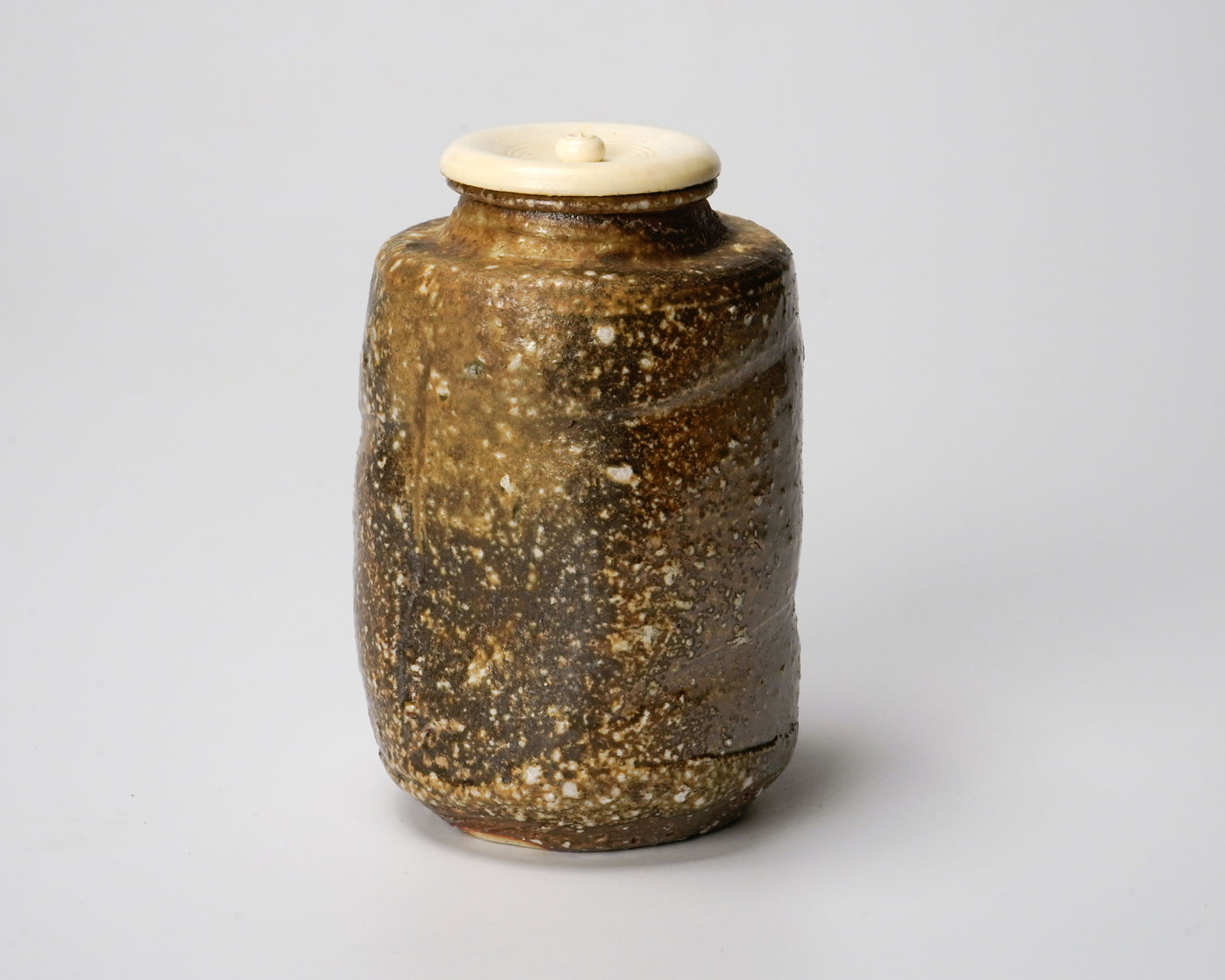 UEDA Naokata Ⅴ 五代 上田直方, Shigaraki Tea Caddy 信楽茶入