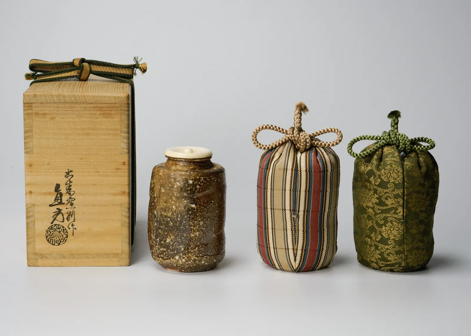 UEDA Naokata Ⅴ 五代 上田直方, Shigaraki Tea Caddy 信楽茶入
