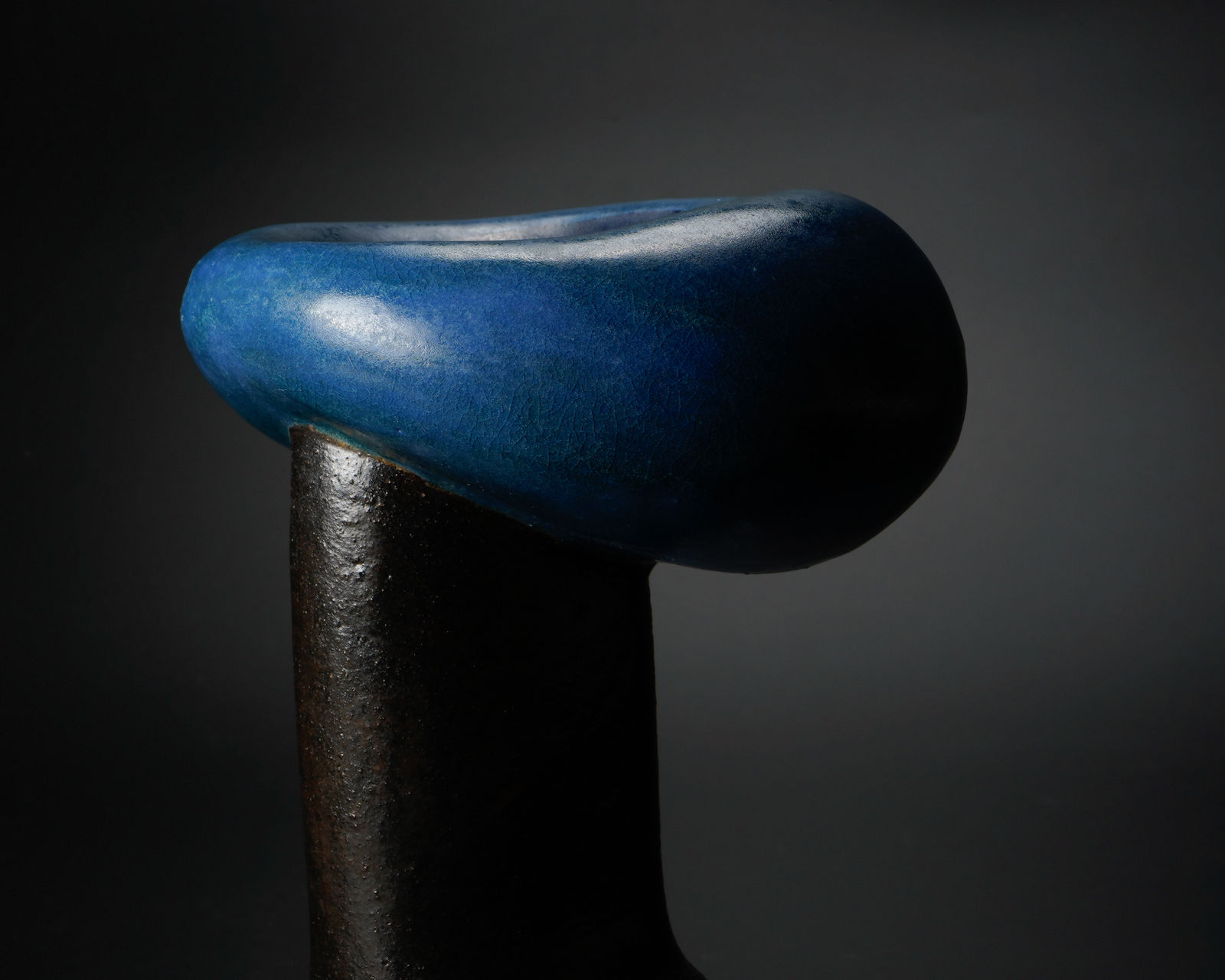 Yanagihara Mutsuo 柳原睦夫, Tubular flower vase with azure glaze 碧釉筒花入, 2014