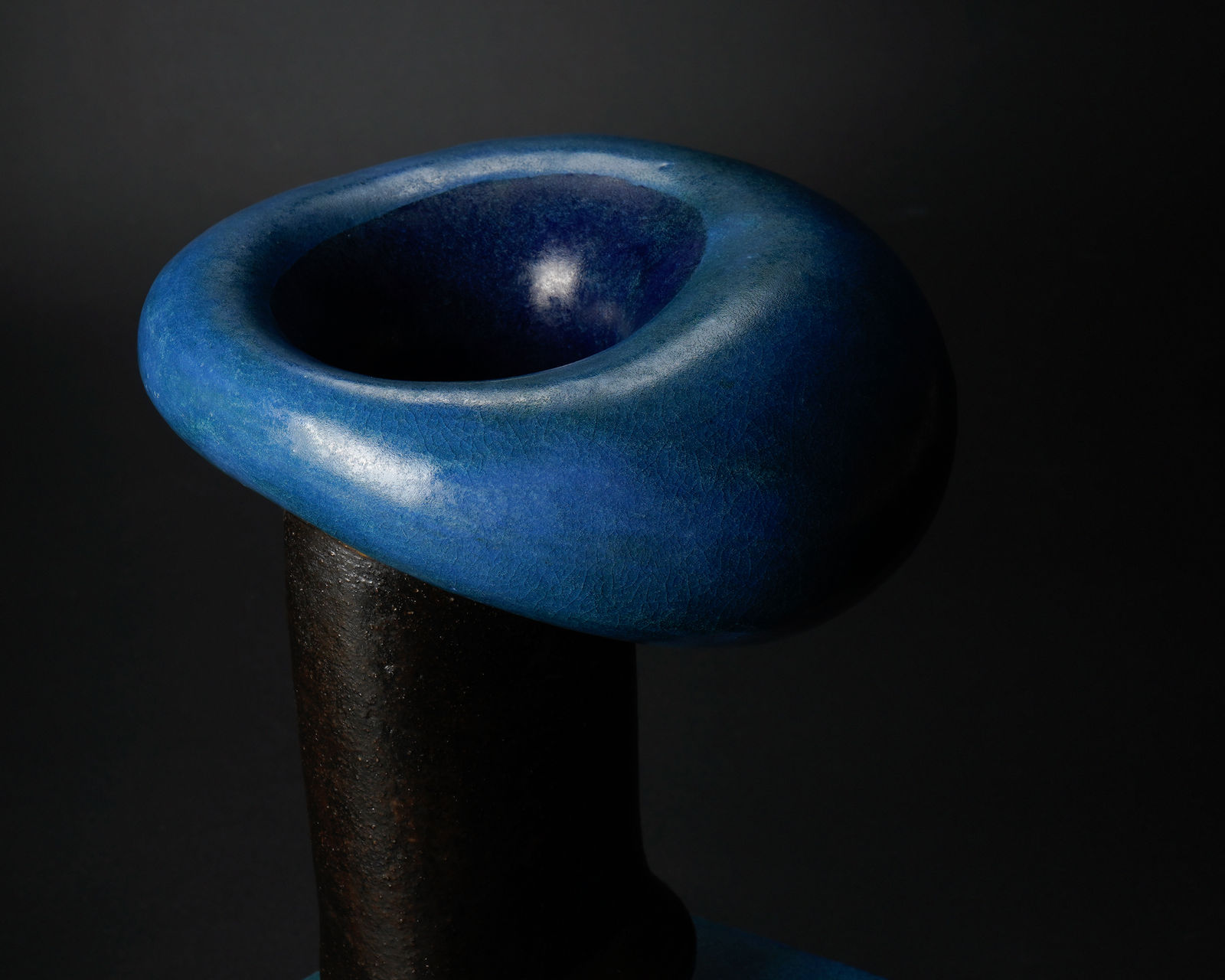 Yanagihara Mutsuo 柳原睦夫, Tubular flower vase with azure glaze 碧釉筒花入, 2014