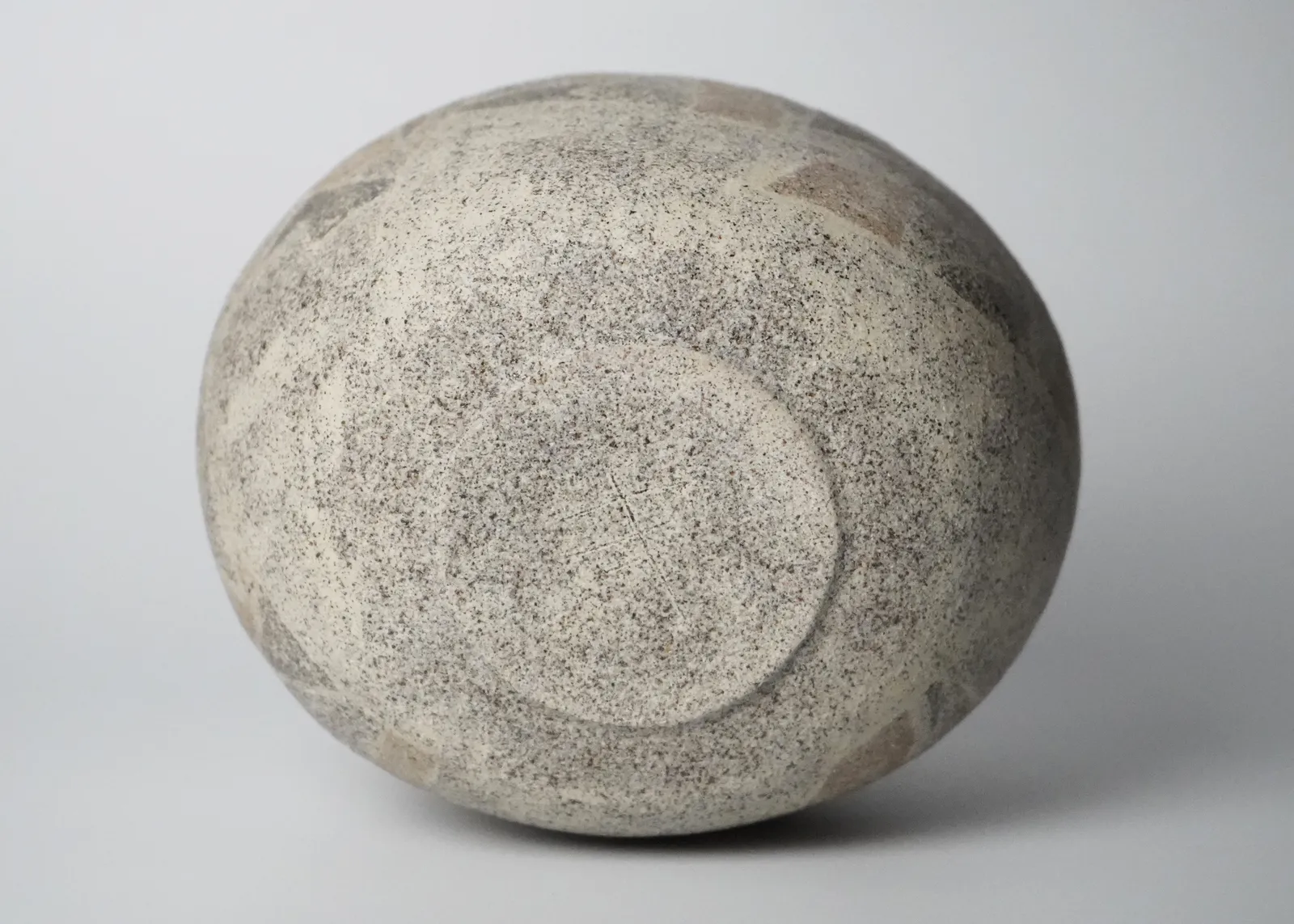 Wada Morihiro 和太守卑良, Sajifu Soumonki Flat Vase 砂瓷風草文 扁壺, 1982-1983