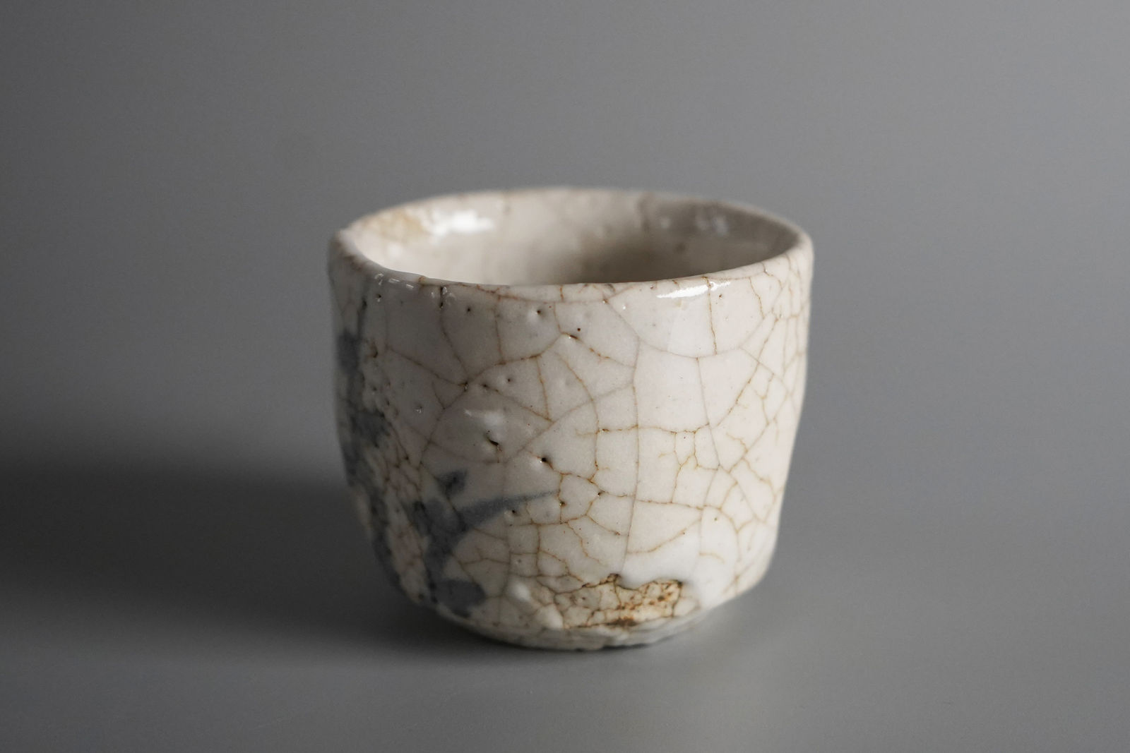 Arakawa Toyozo 荒川豊蔵, Shino Guinomi 志野 酒盃