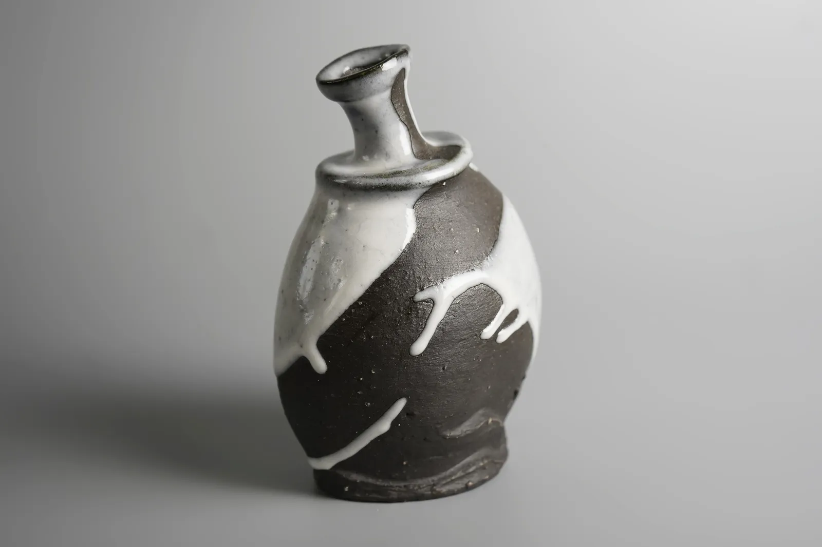 Kakurezaki Ryuichi 隠崎隆一, Tokkuri 徳利, 2013