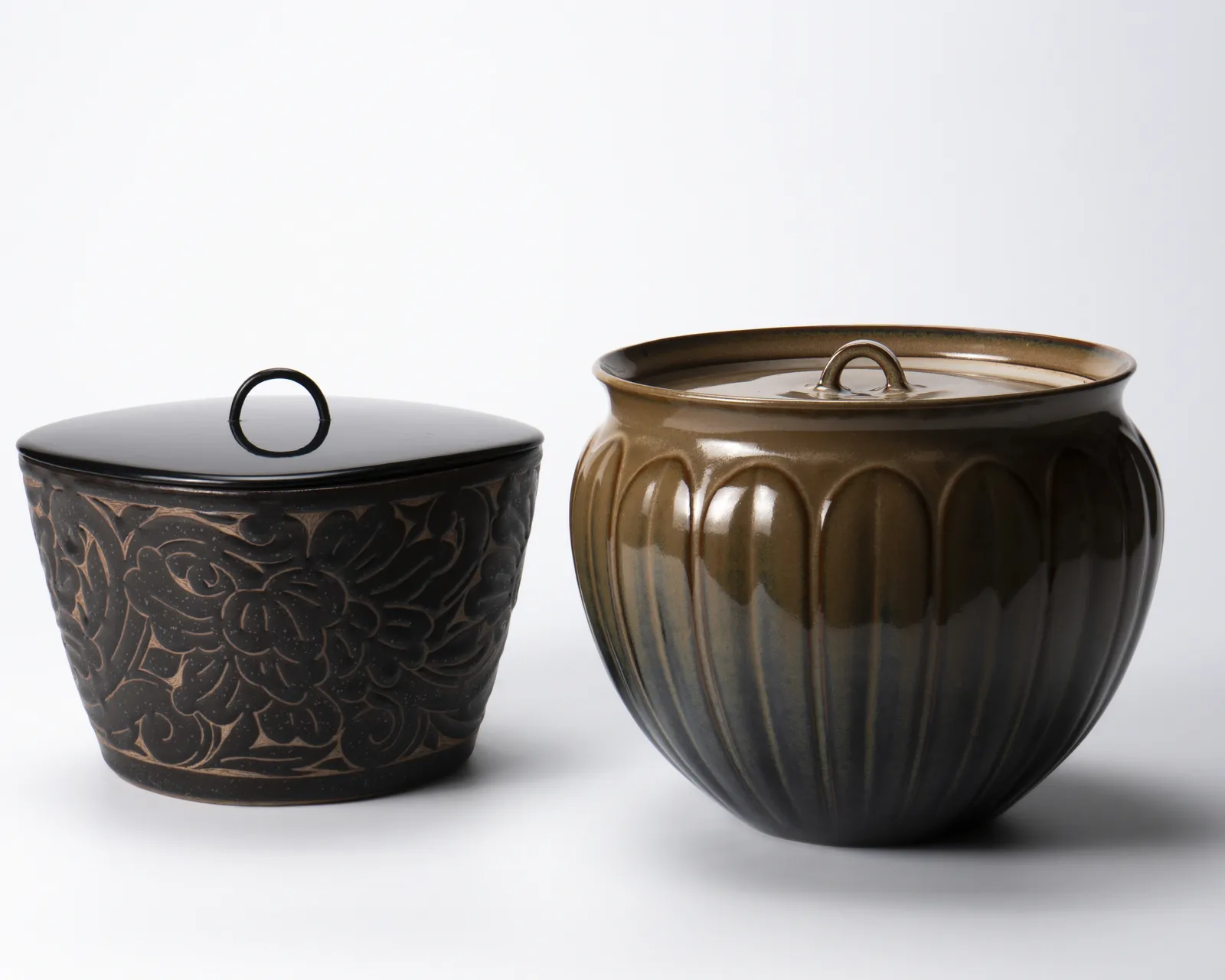 Miyanohara Ken 宮之原 謙, Water Jar with Engraved Peony Patterns, 牡丹文刻釉水指, circa 1965