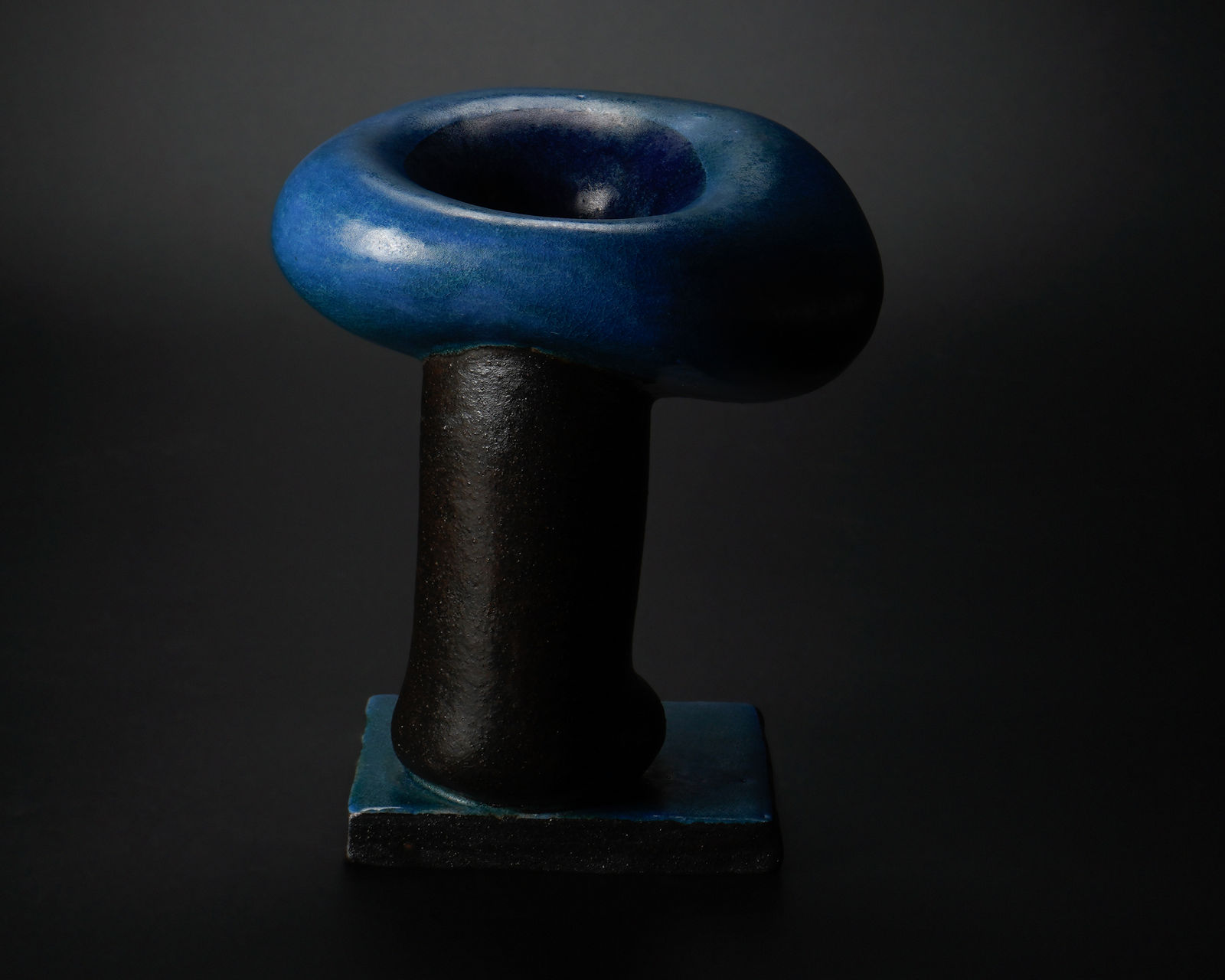 Yanagihara Mutsuo 柳原睦夫, Tubular flower vase with azure glaze 碧釉筒花入, 2014