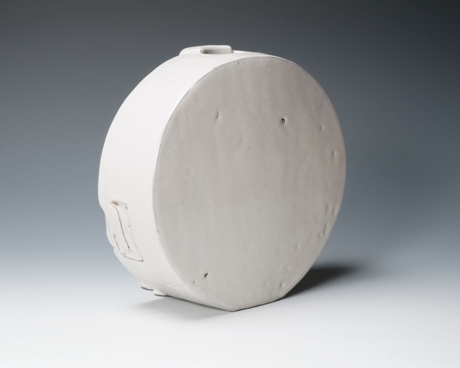 Miwa Ryosaku 三輪龍作, Hagi White Glazed Sculpture "LOVE"