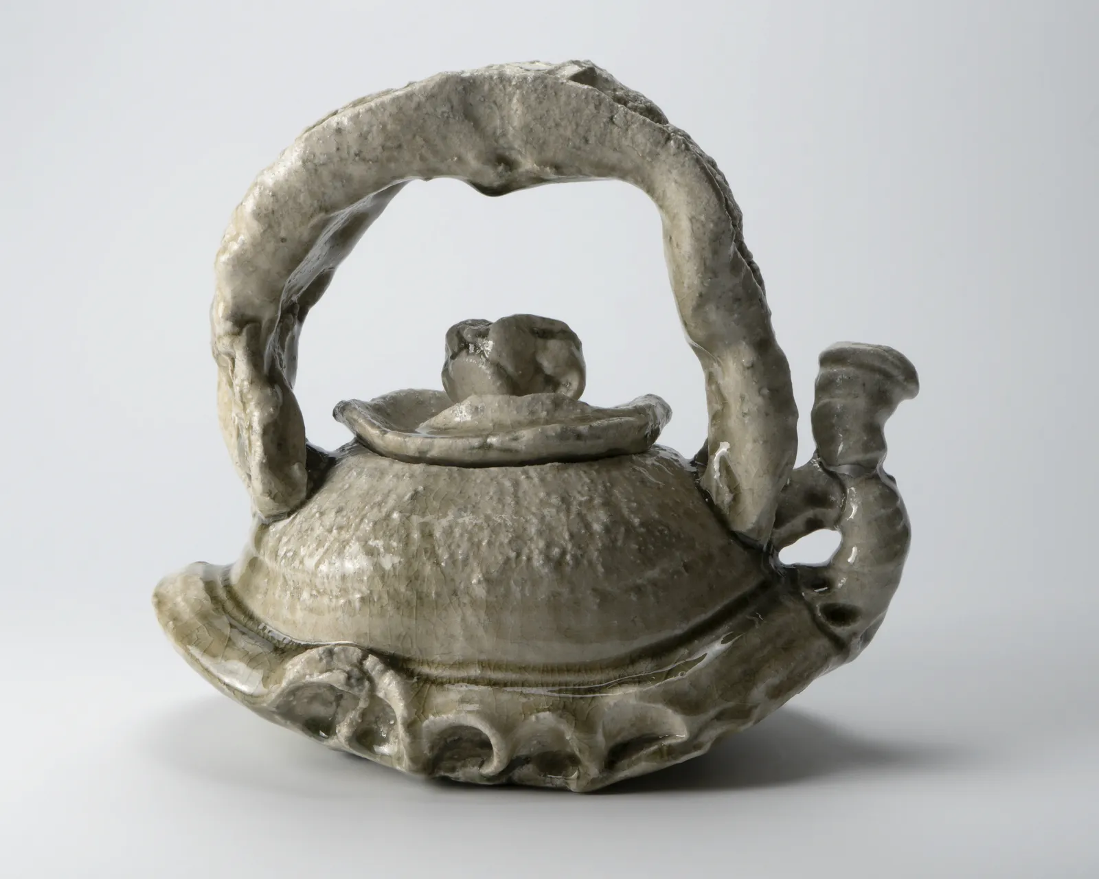 Suzuki Goro 鈴木五郎, Tea pot with ash glaze 灰青磁土瓶