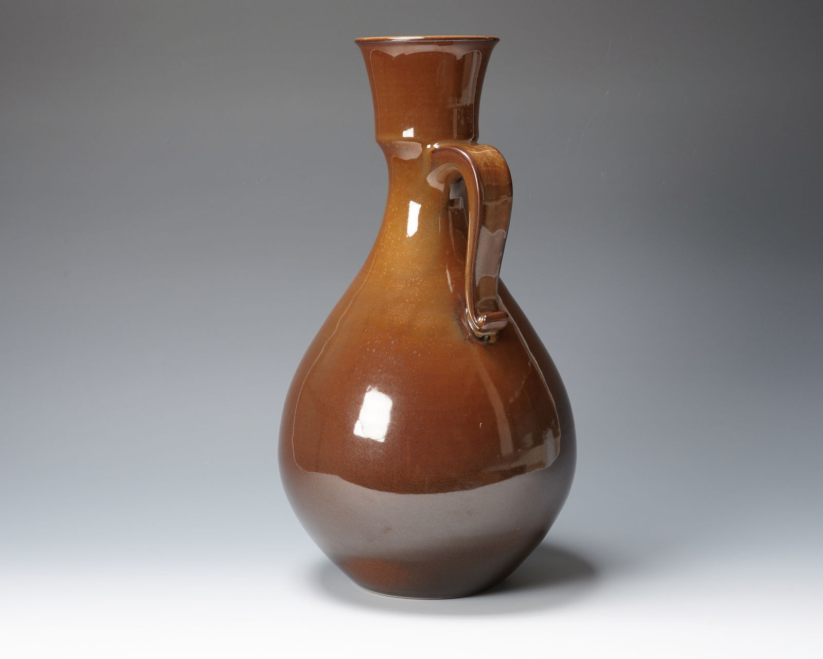 Miyanohara Ken 宮之原 謙, Tall Jar with Red Tenmoku Glaze 天目朱釉 壺, 1968