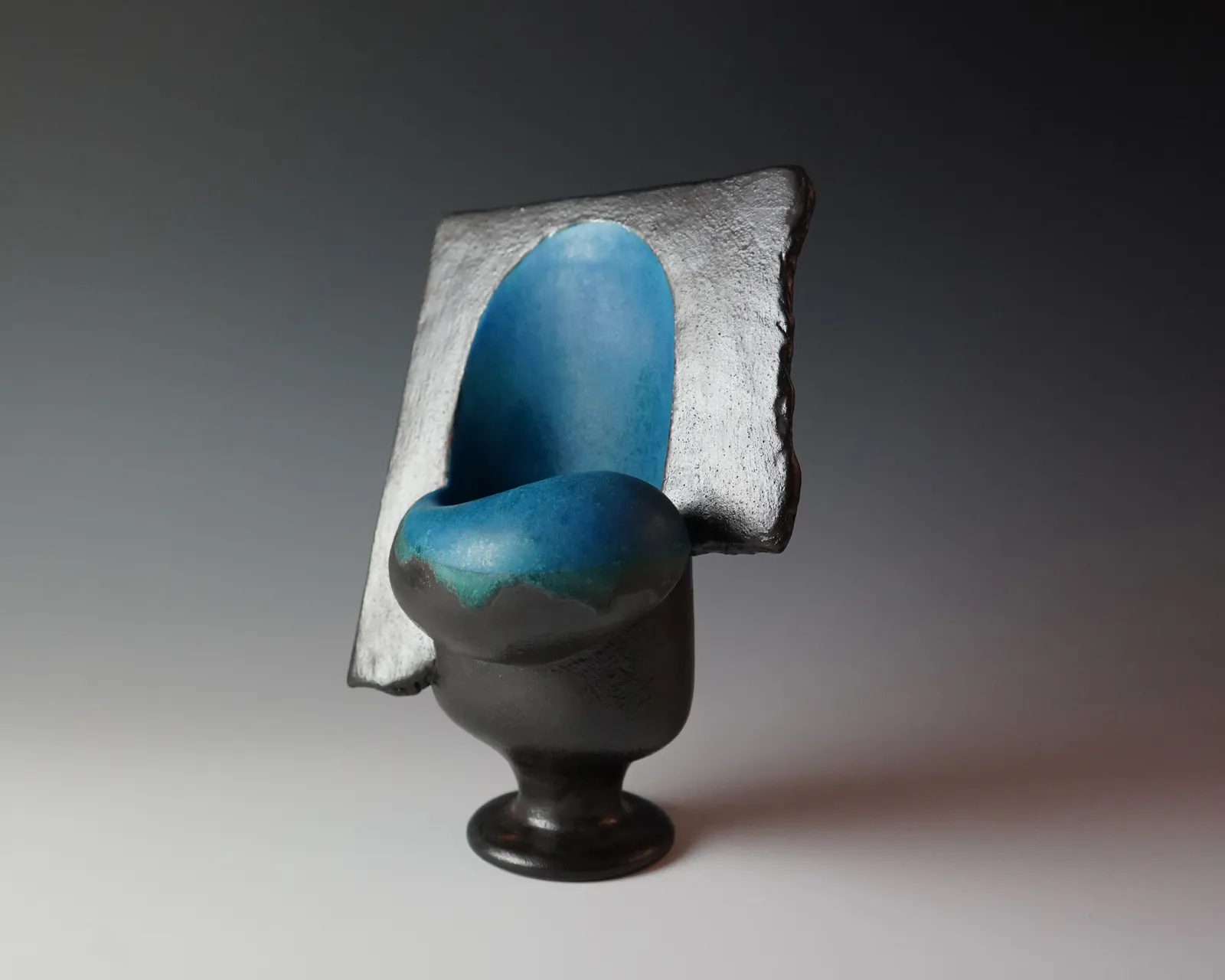 Yanagihara Mutsuo 柳原睦夫, Vessel "where the soul resides" 碧釉壷 “玉の所在”, 2014