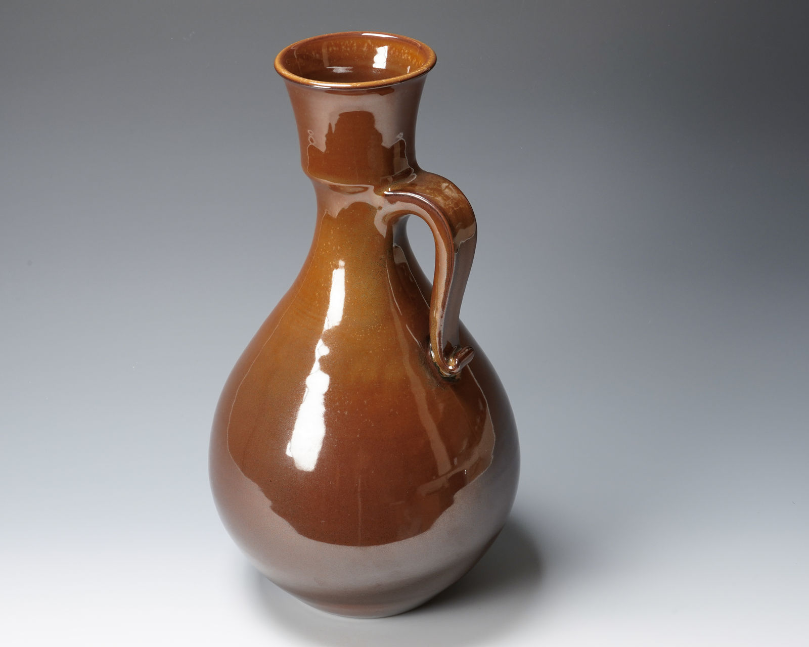 Miyanohara Ken 宮之原 謙, Tall Jar with Red Tenmoku Glaze 天目朱釉 壺, 1968