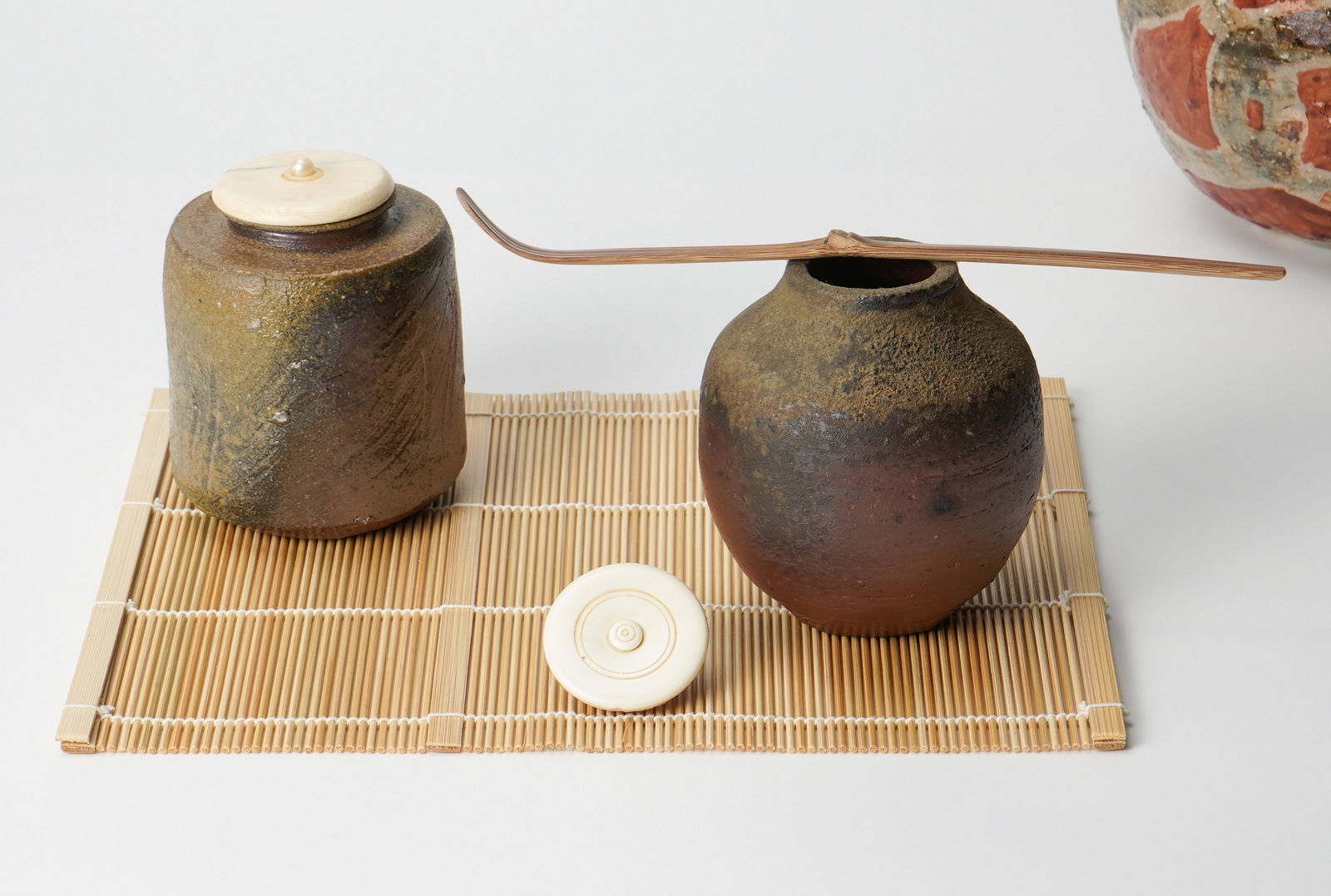 Isezaki Jun 伊勢崎淳, Bizen tea caddy 備前肩衛茶入