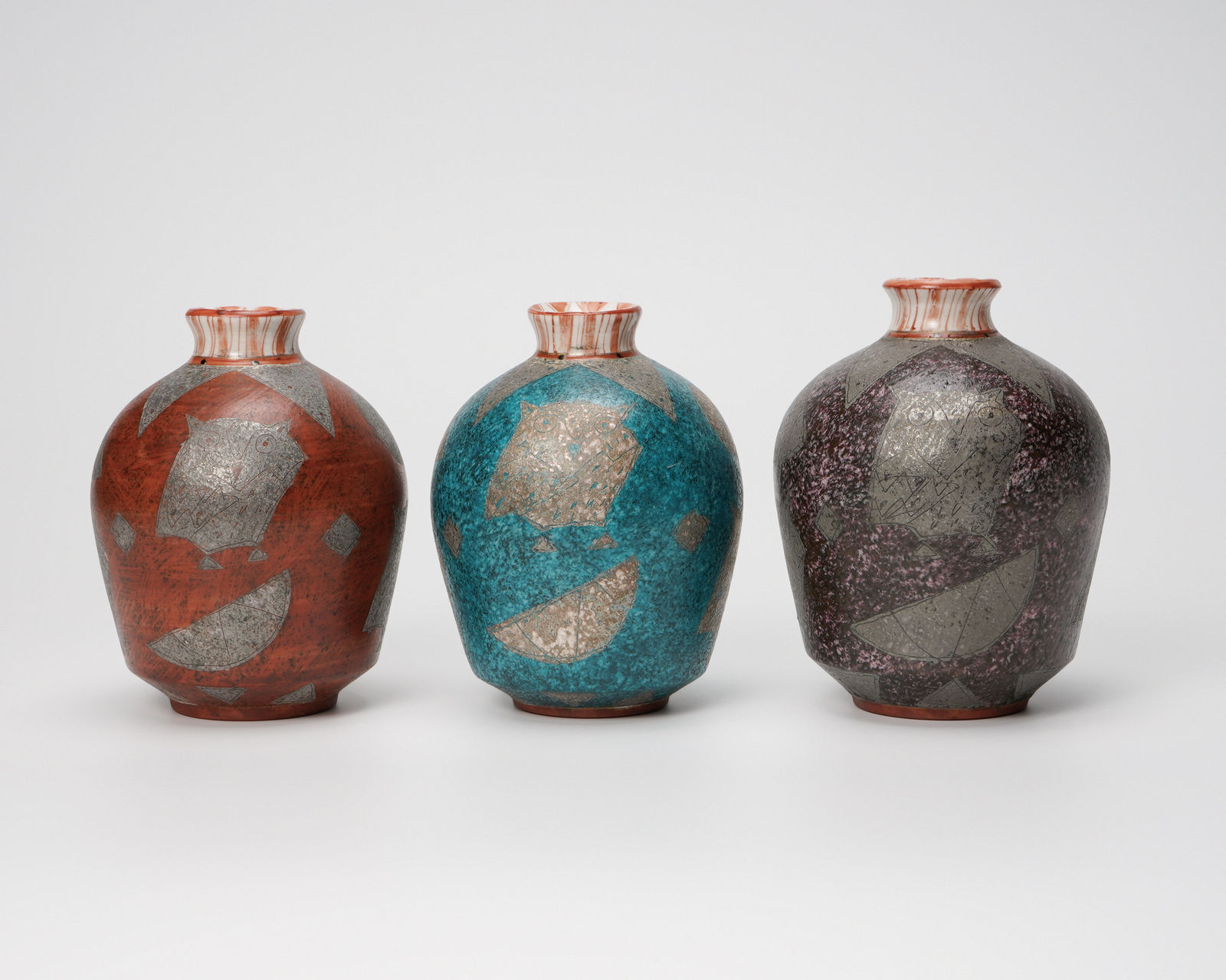 Maeda Masahiro 前田正博, Sake bottle with polychrome enamel (Iro-e) glaze and owl design, Set of 3