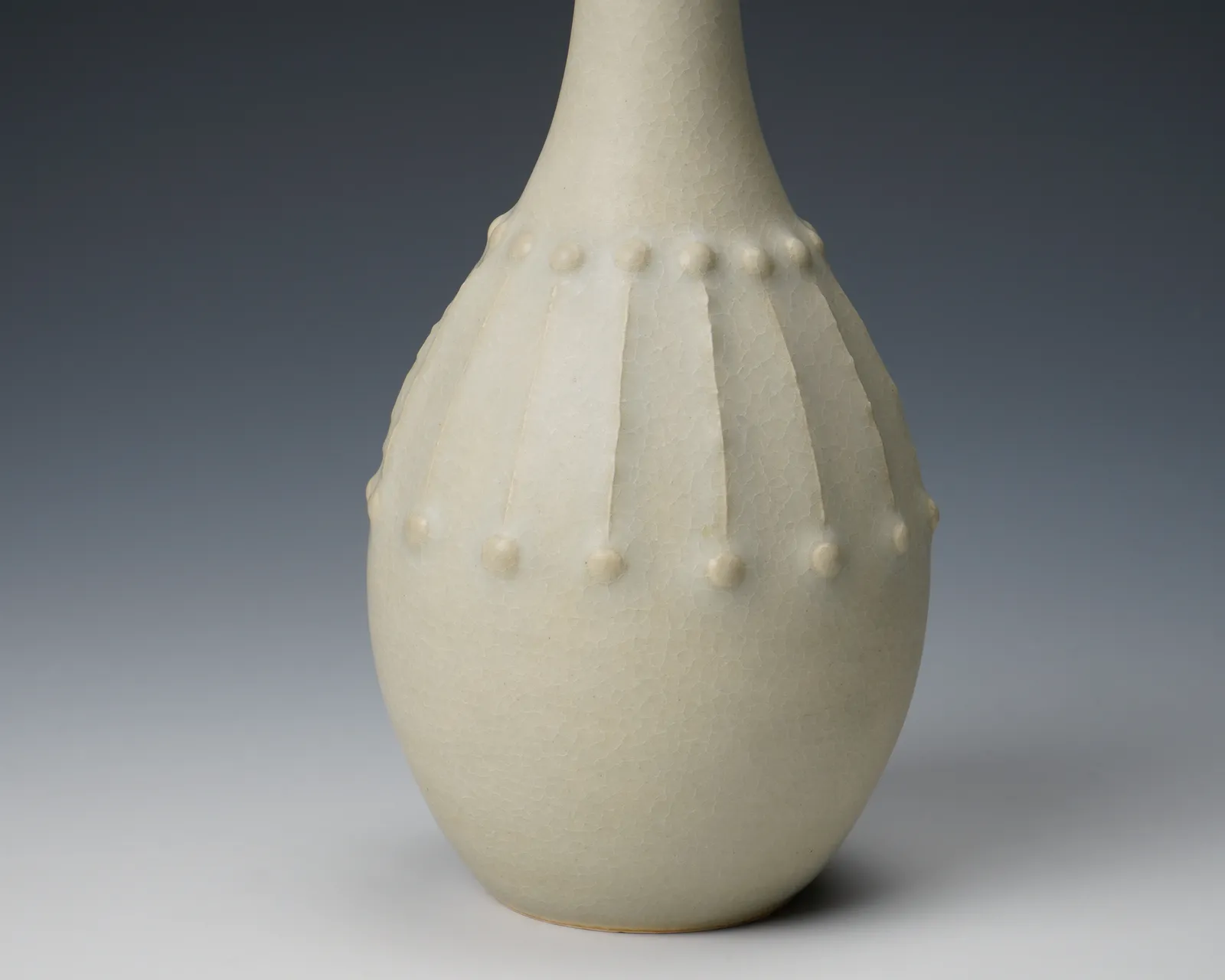 Kusube Yaichi 楠部彌弌, Vase for a Single Flower with White Glaze and Striated Pattern, 白玉釉條文一輪生, circa 1950s
